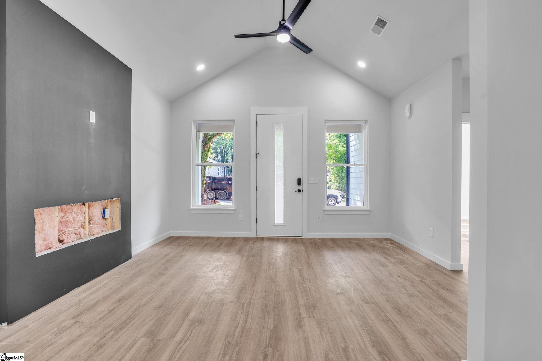 465 Tryon Street Property Photo 7