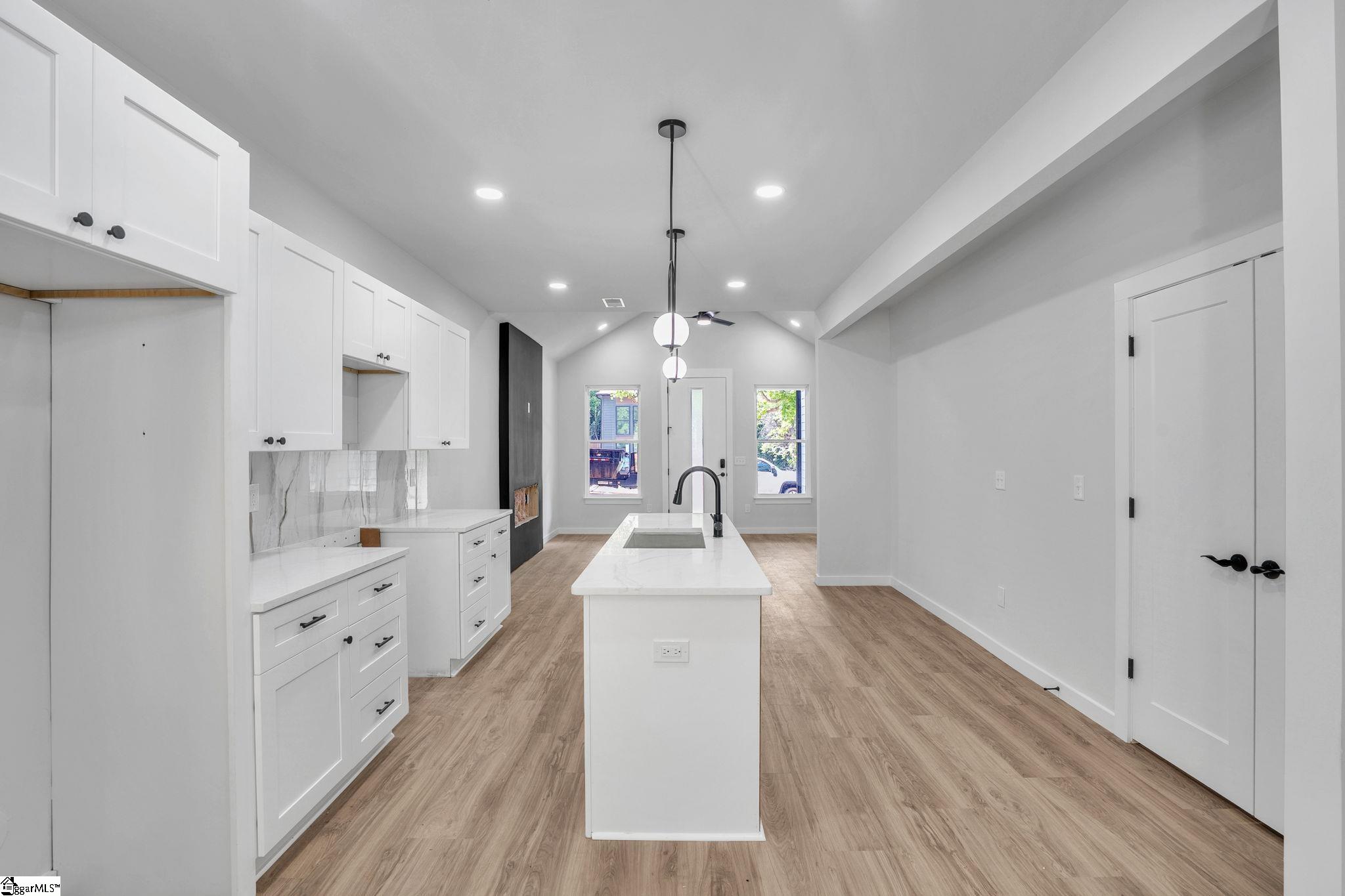 465 Tryon Street Property Photo 11