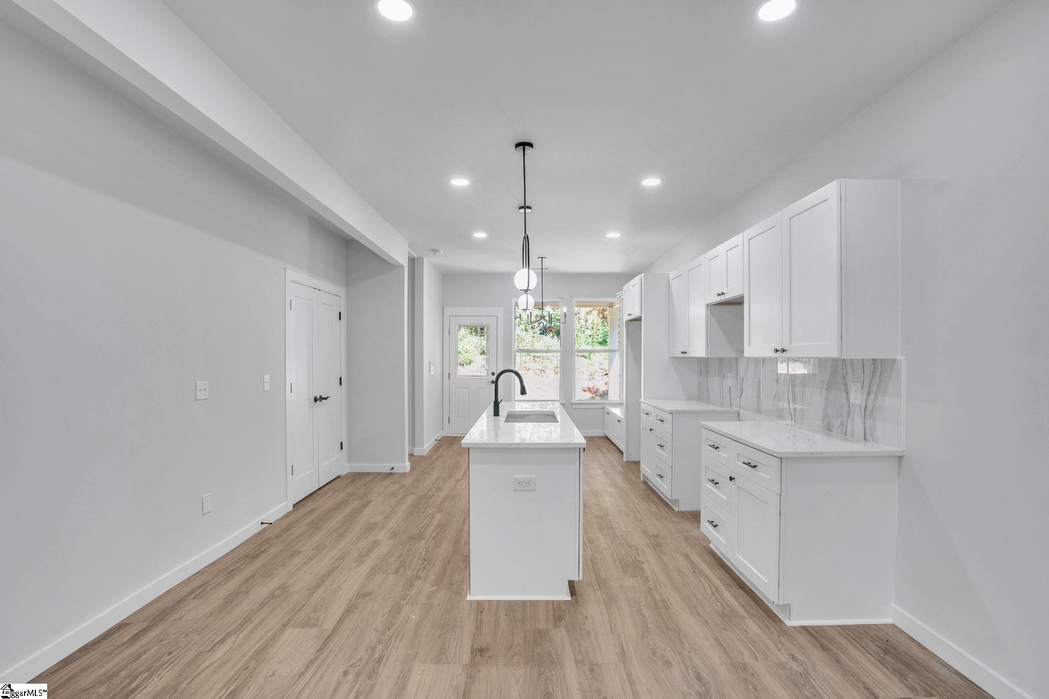 465 Tryon Street Property Photo 12