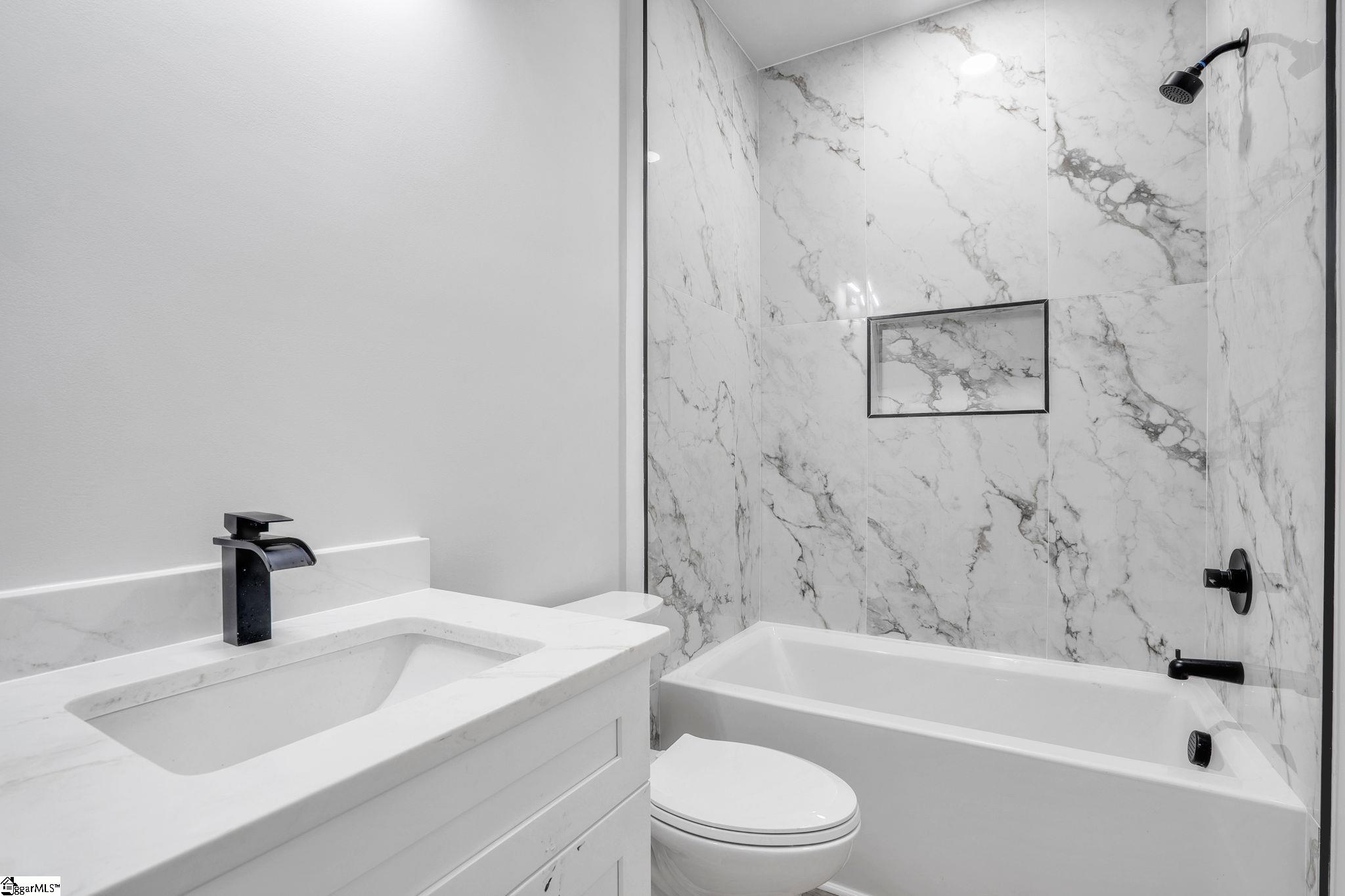 465 Tryon Street Property Photo 16
