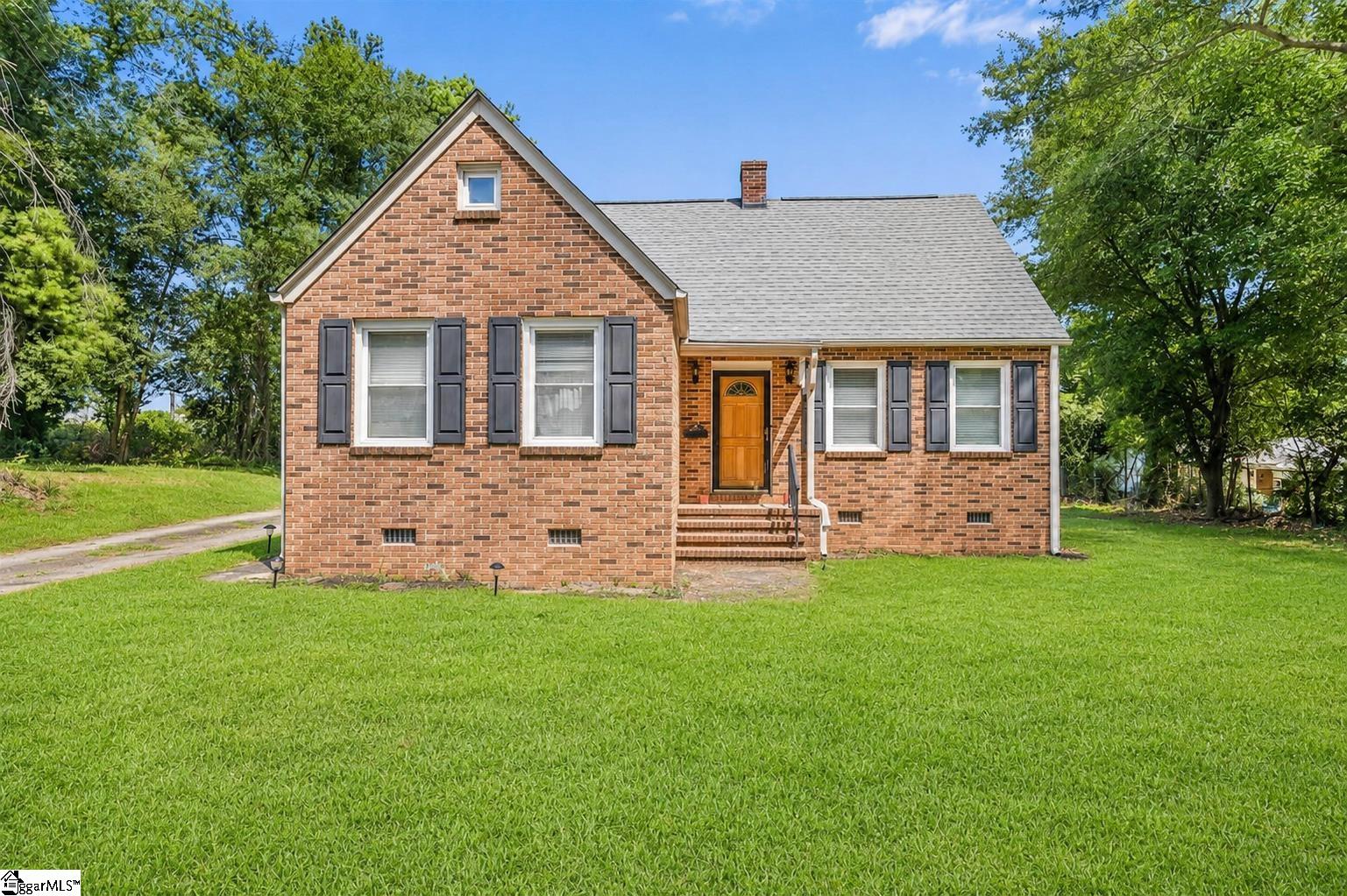 105 Pine Lane Property Photo 1