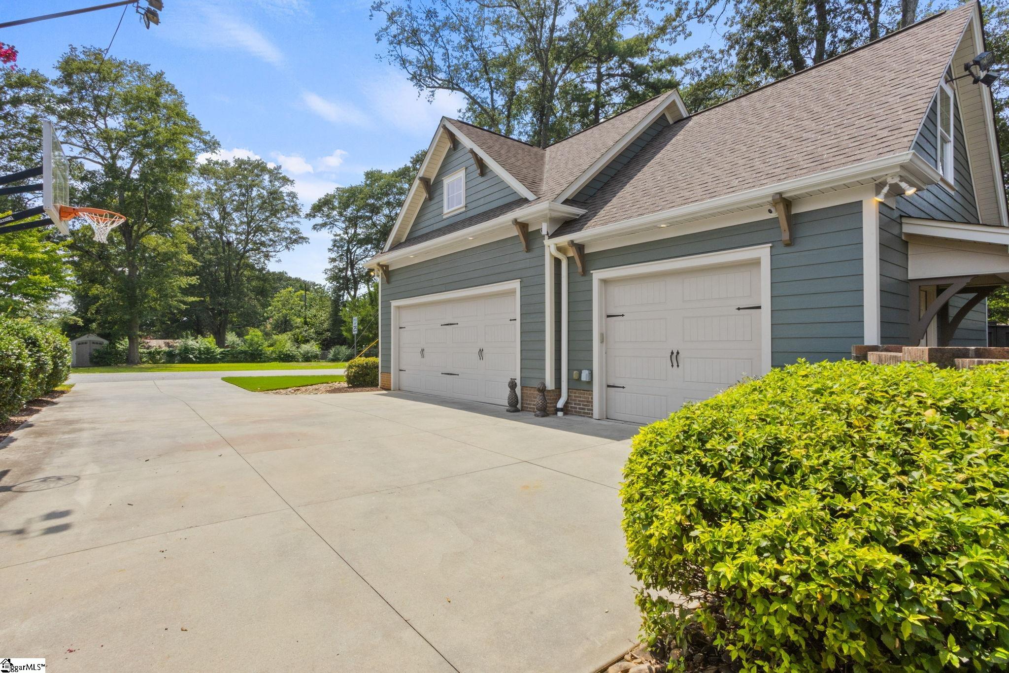 16 Willow Springs Drive Property Photo 46