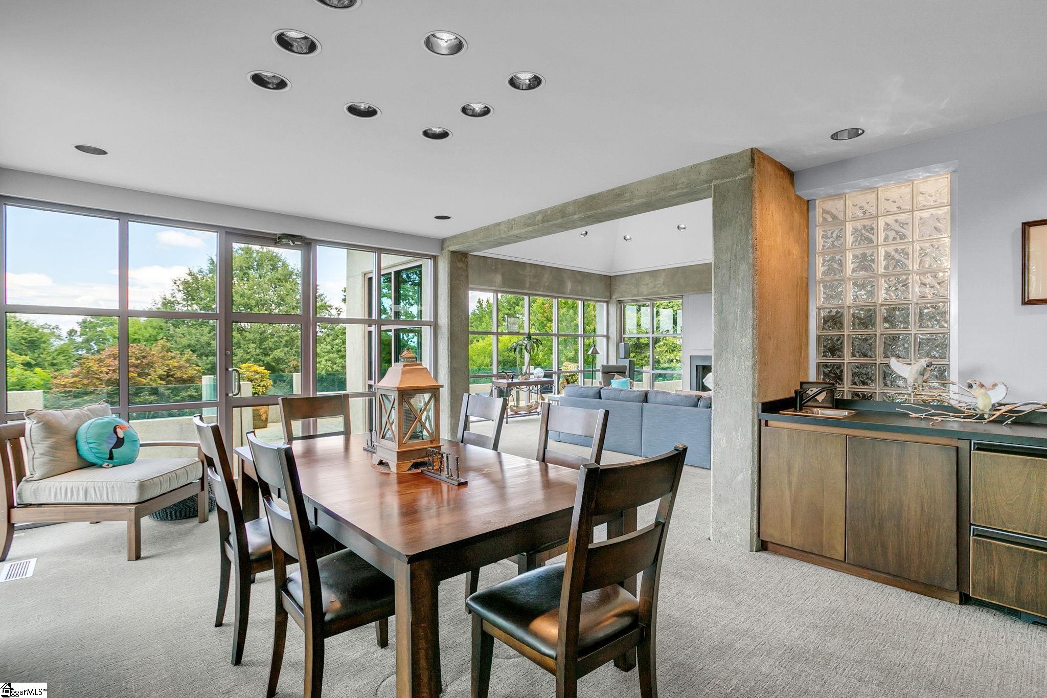 1286 N Highway 101 Property Photo 6