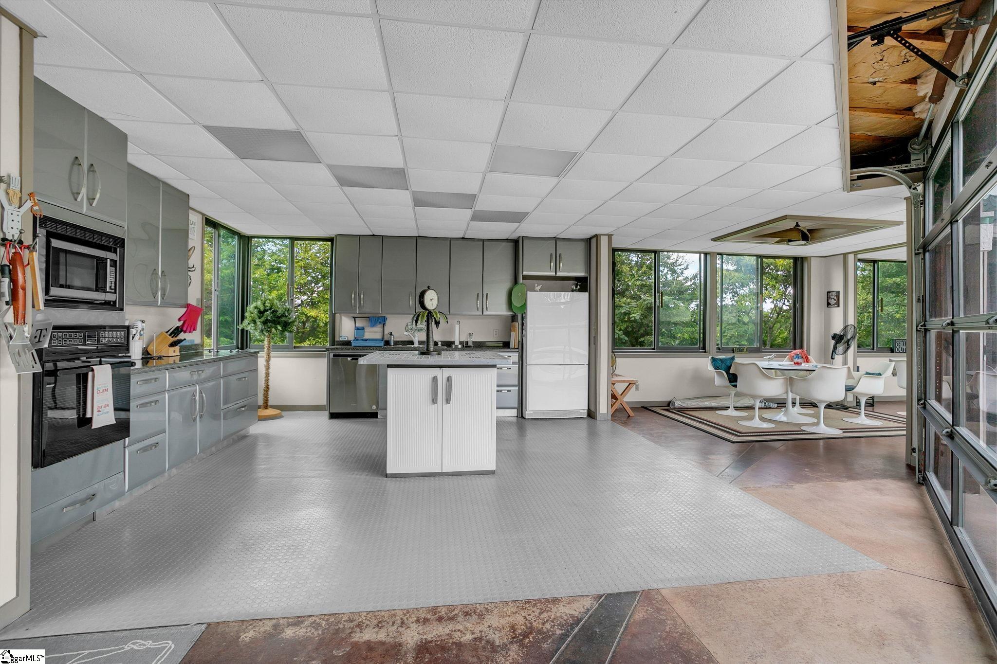1286 N Highway 101 Property Photo 12