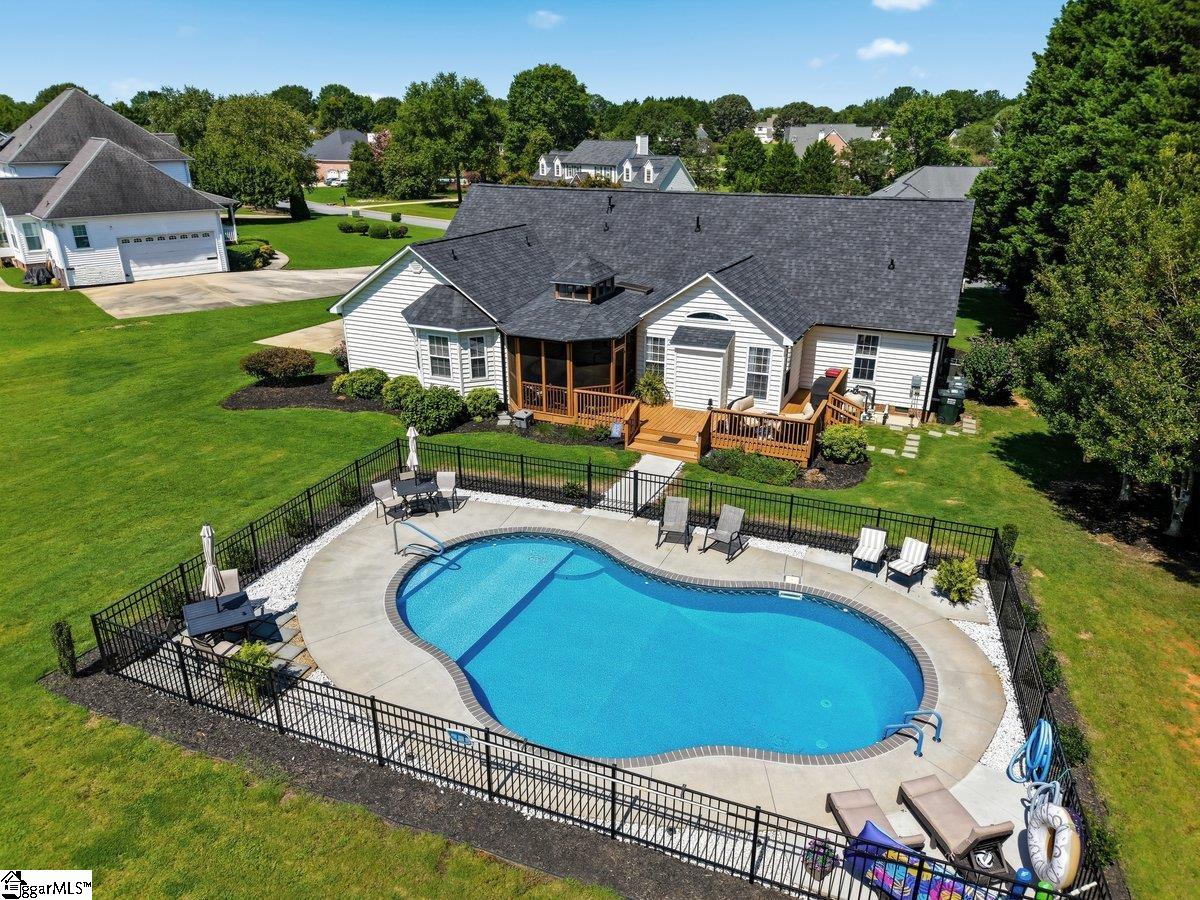 12 Silver Meadow Lane Property Photo 3