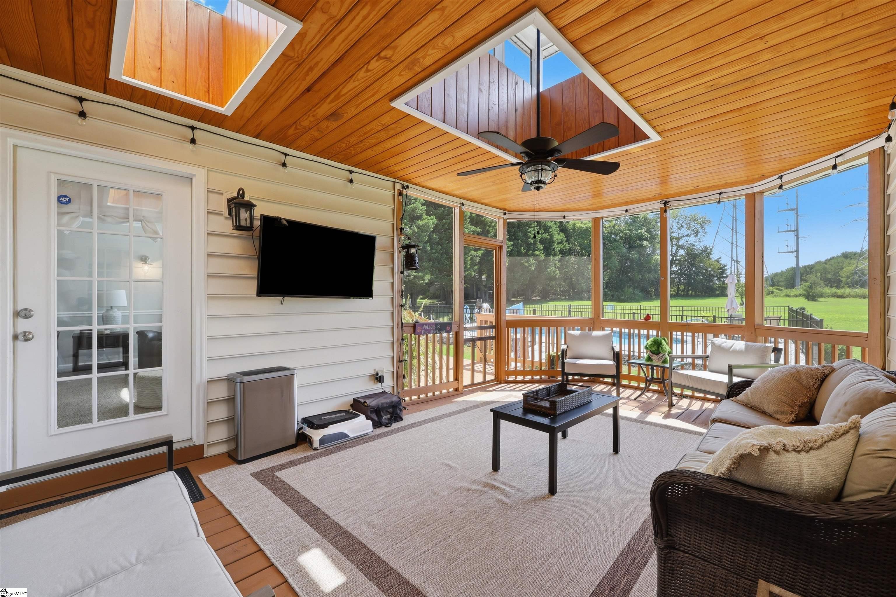 12 Silver Meadow Lane Property Photo 4