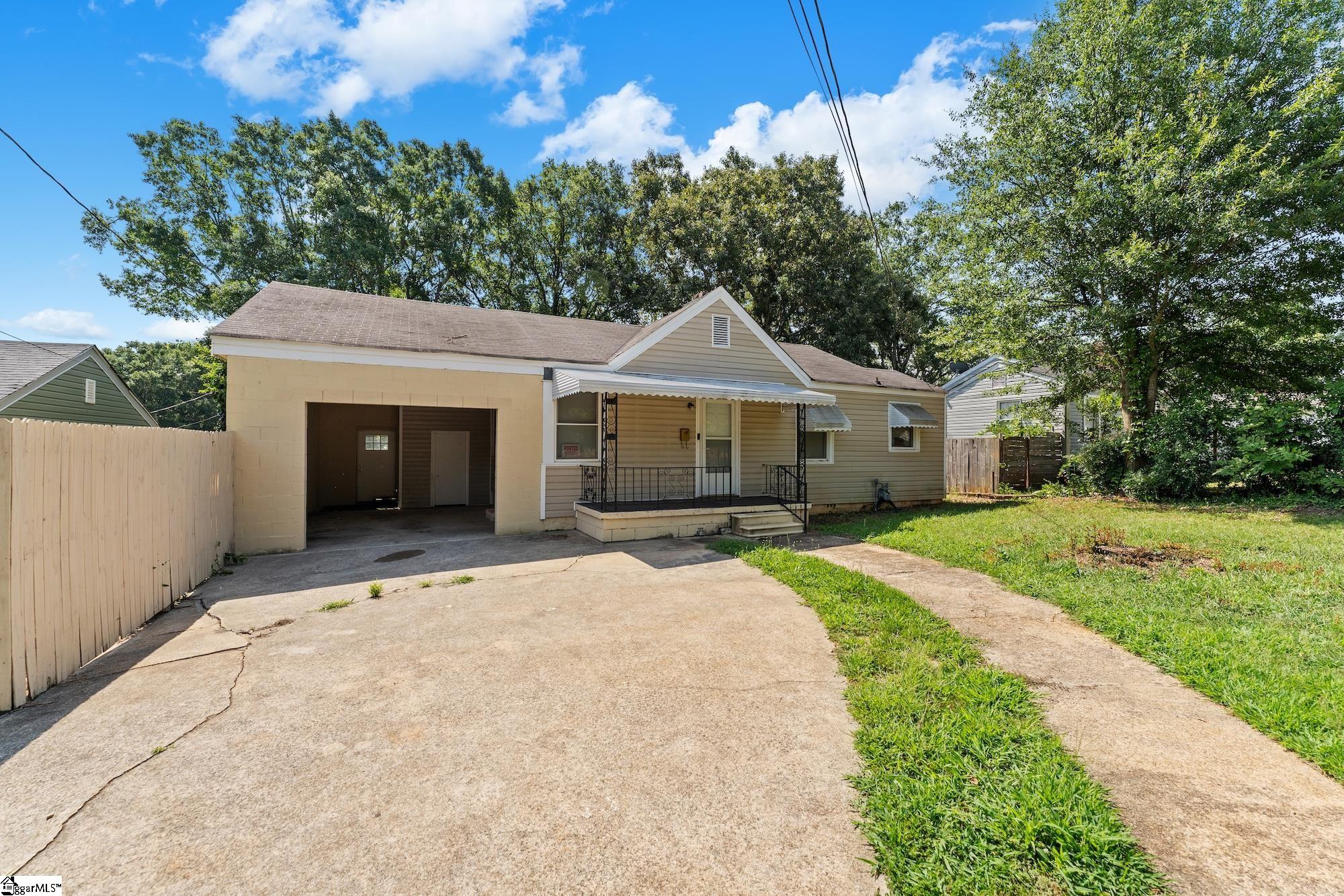 606 Perry Road Property Photo 4