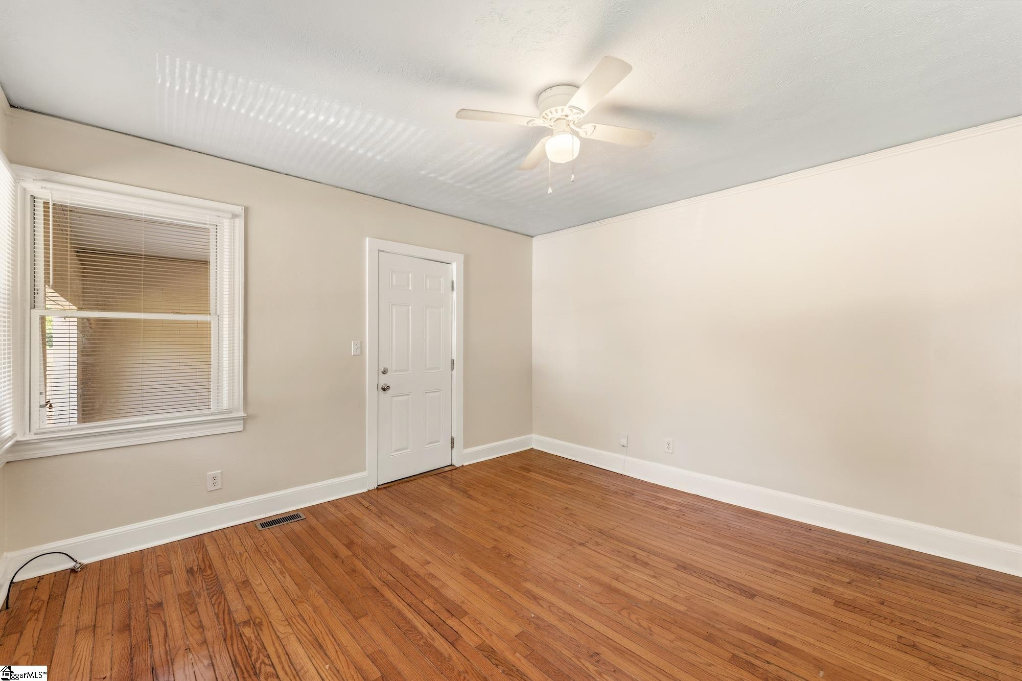 606 Perry Road Property Photo 5