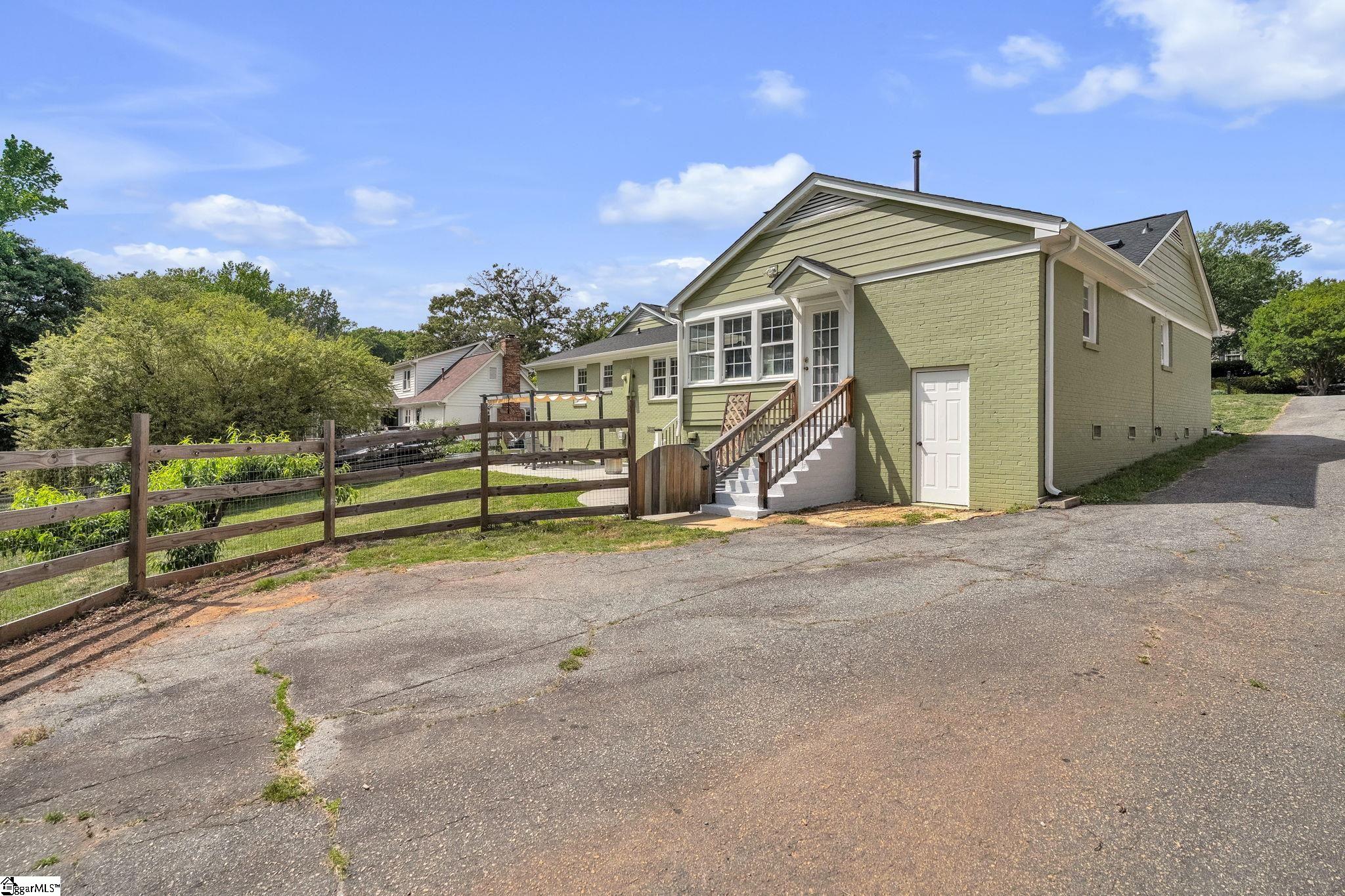5016 Maplewood Drive Property Photo 31