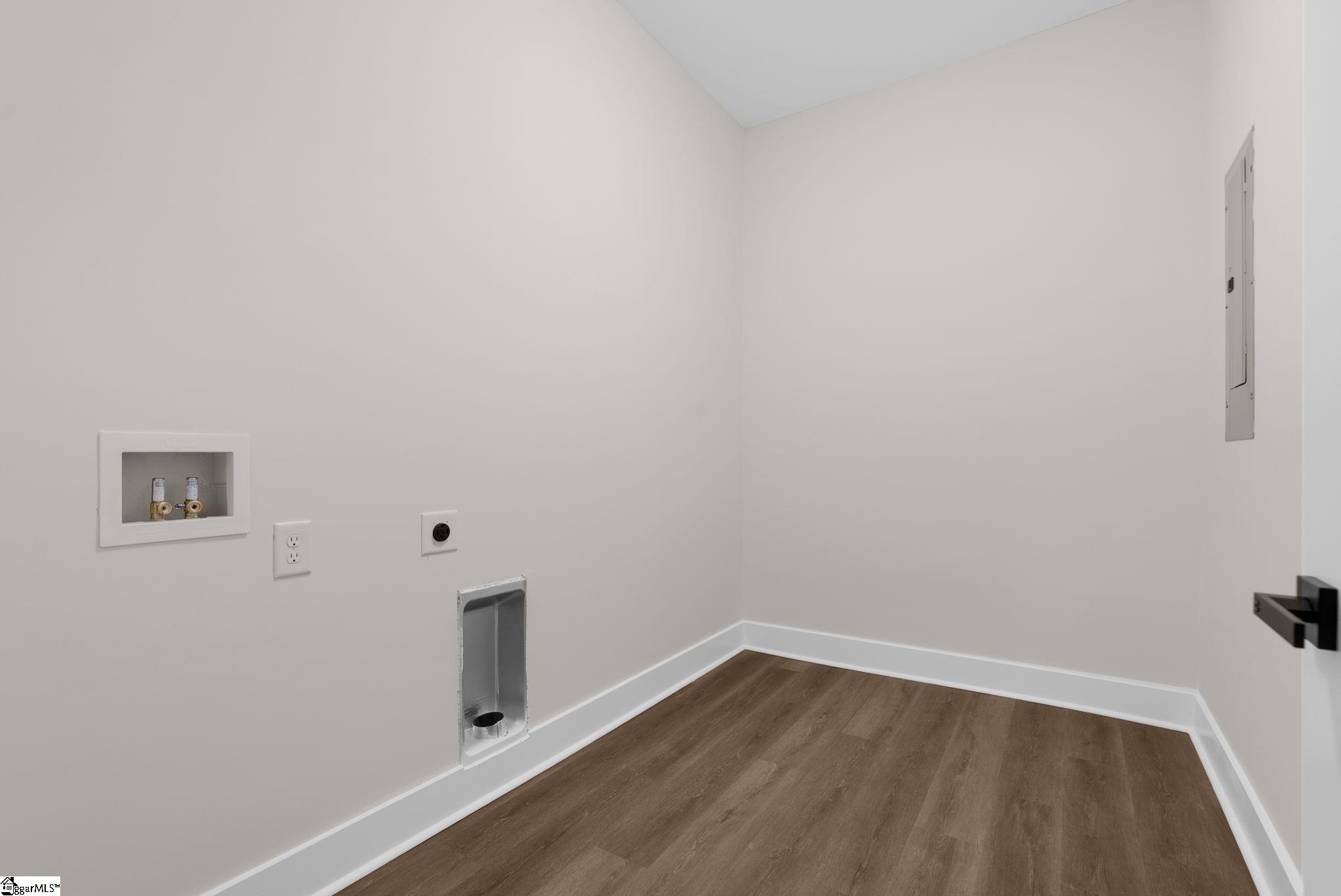 285 Moore Street Property Photo 24