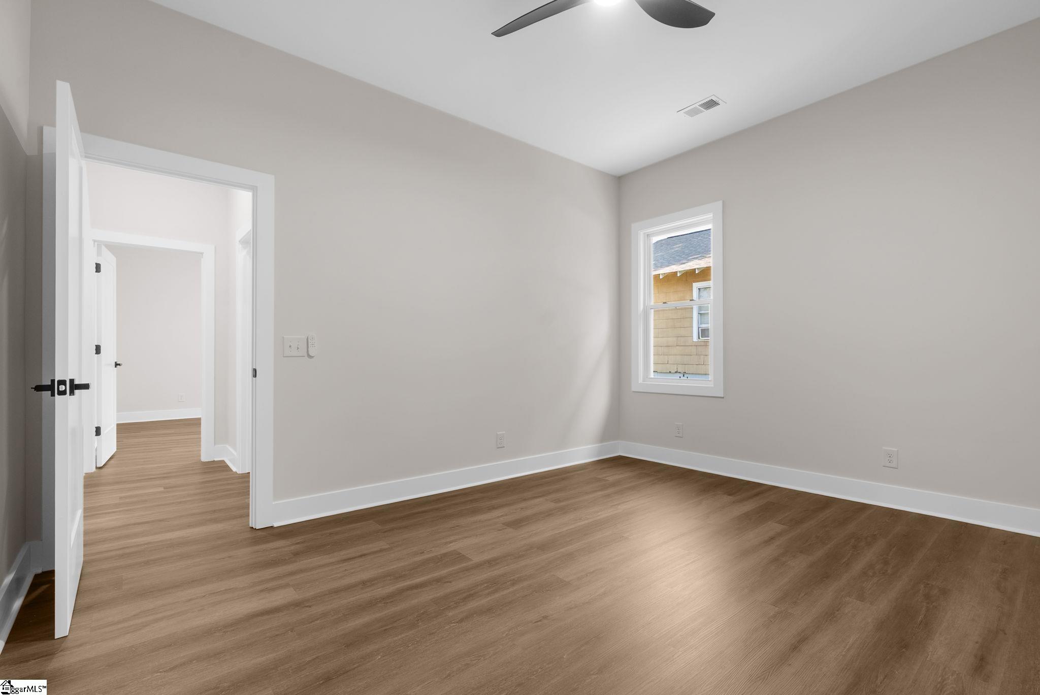 285 Moore Street Property Photo 28