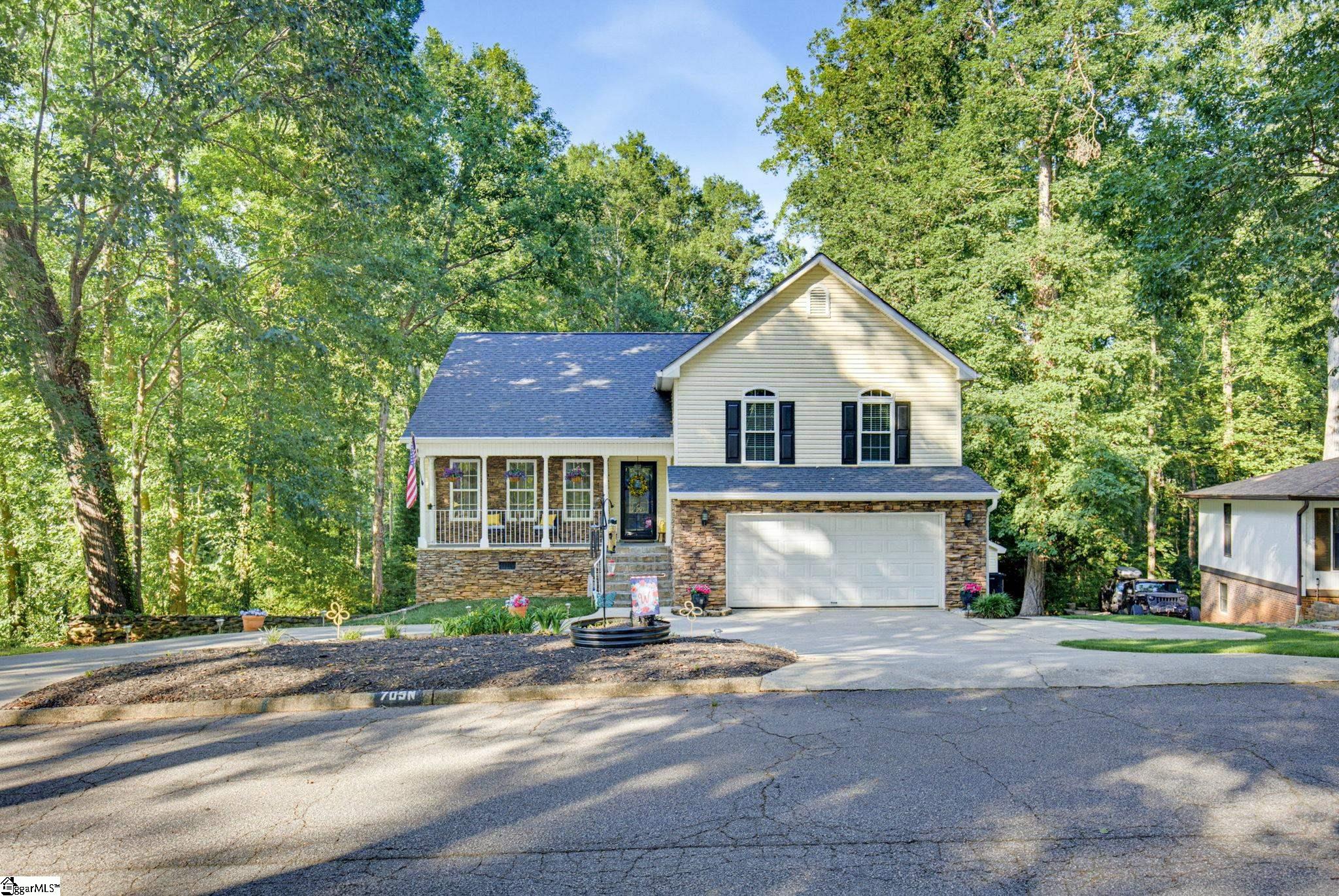 705 N Almond Drive Property Photo 2