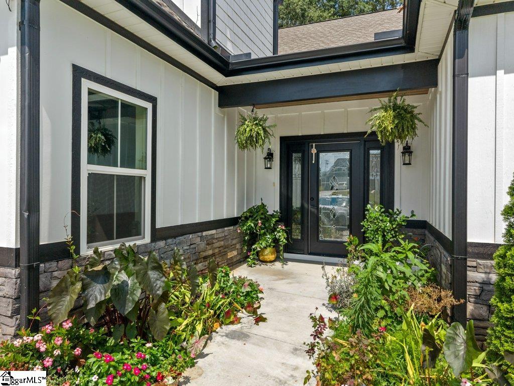 15 Julian Avenue Property Photo 3
