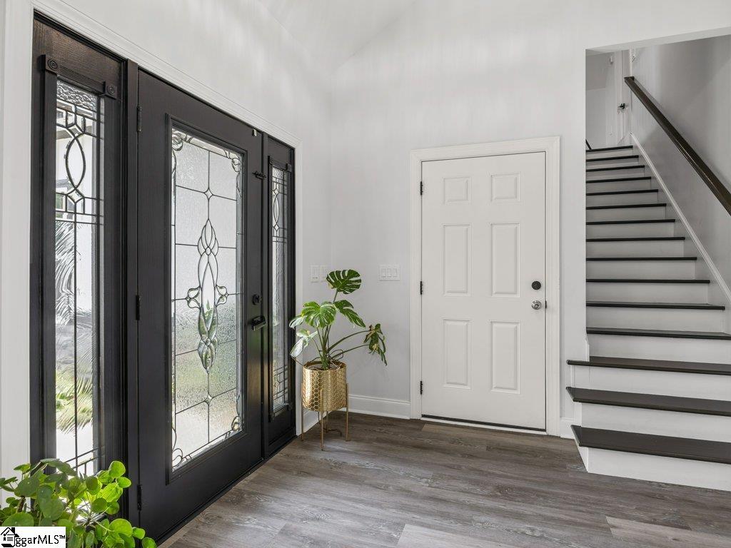 15 Julian Avenue Property Photo 4