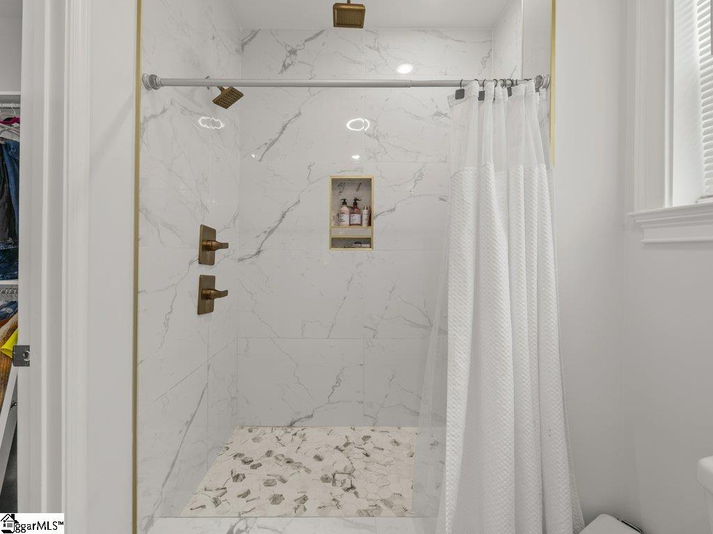 15 Julian Avenue Property Photo 20