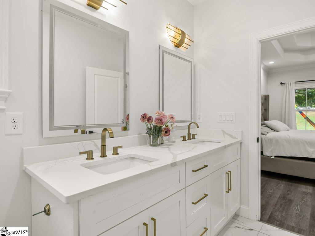 15 Julian Avenue Property Photo 21