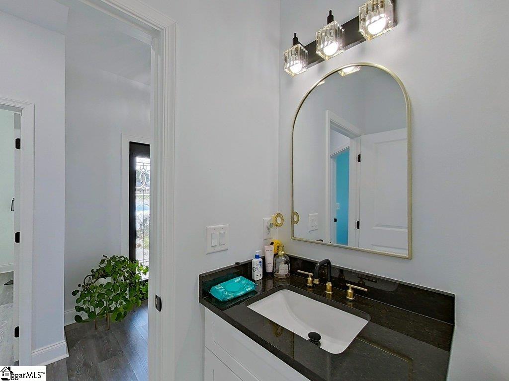 15 Julian Avenue Property Photo 26