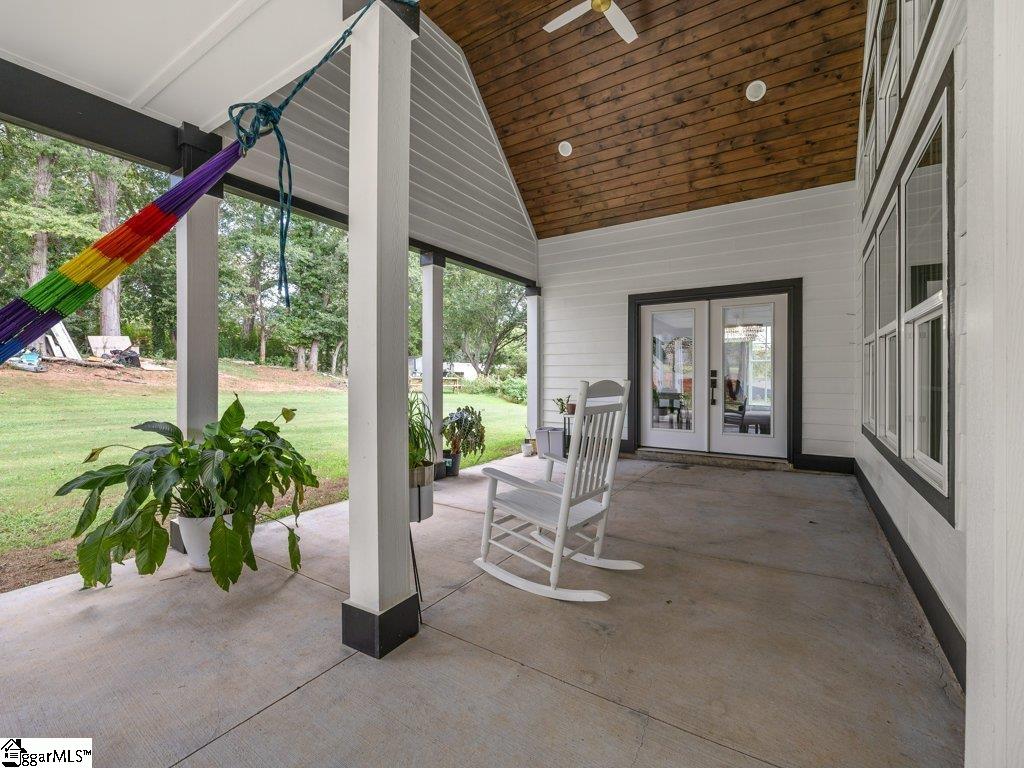 15 Julian Avenue Property Photo 34