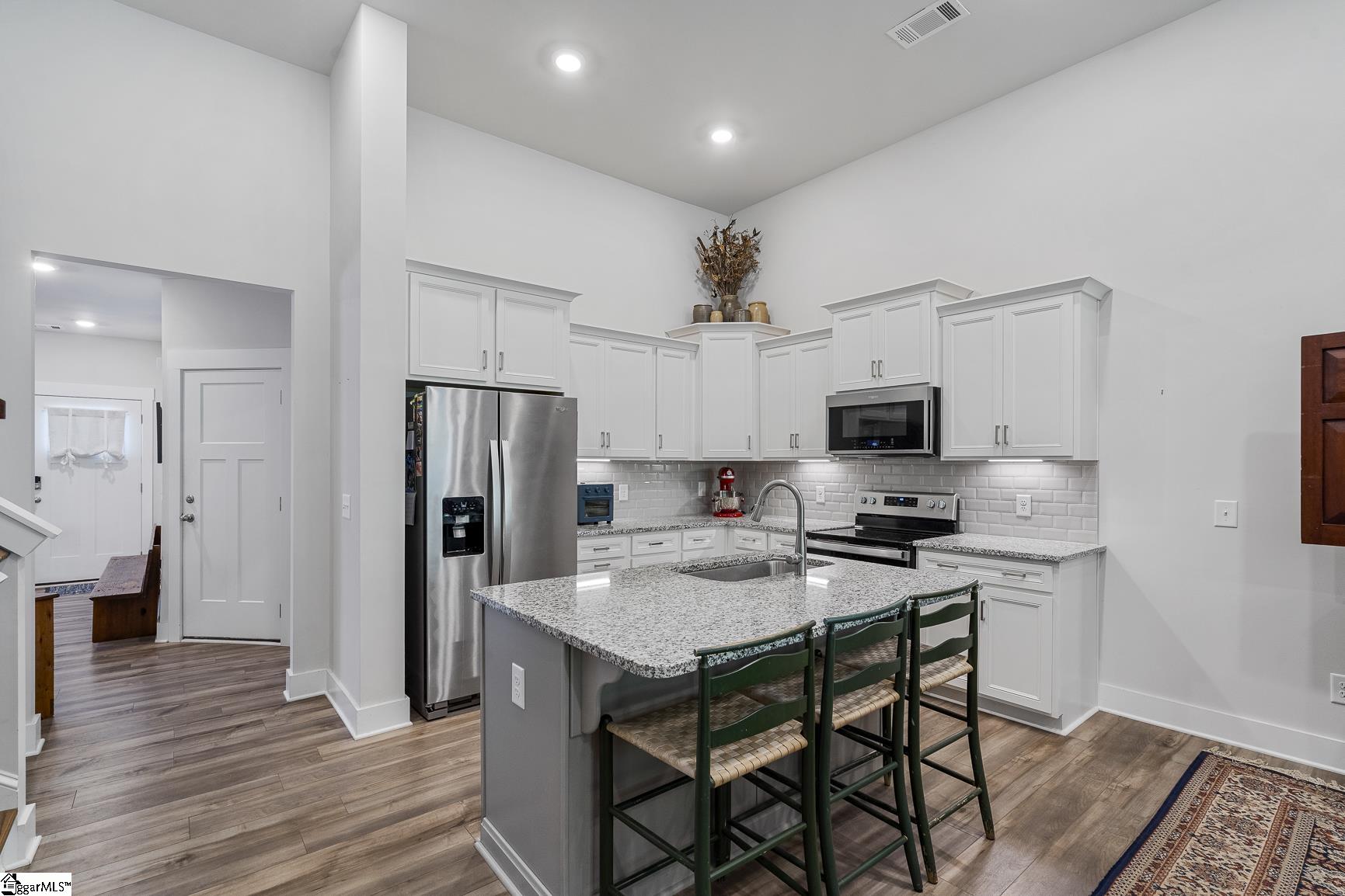 248 Rosecroft Drive Property Photo 4