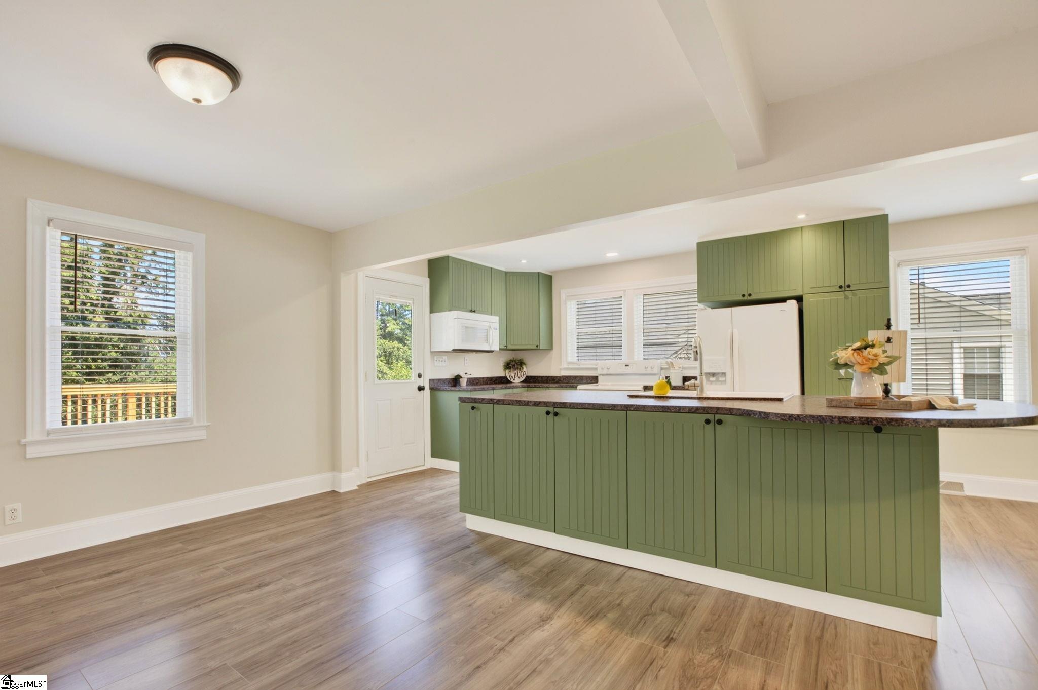 108 Mountain View Avenue Property Photo 15