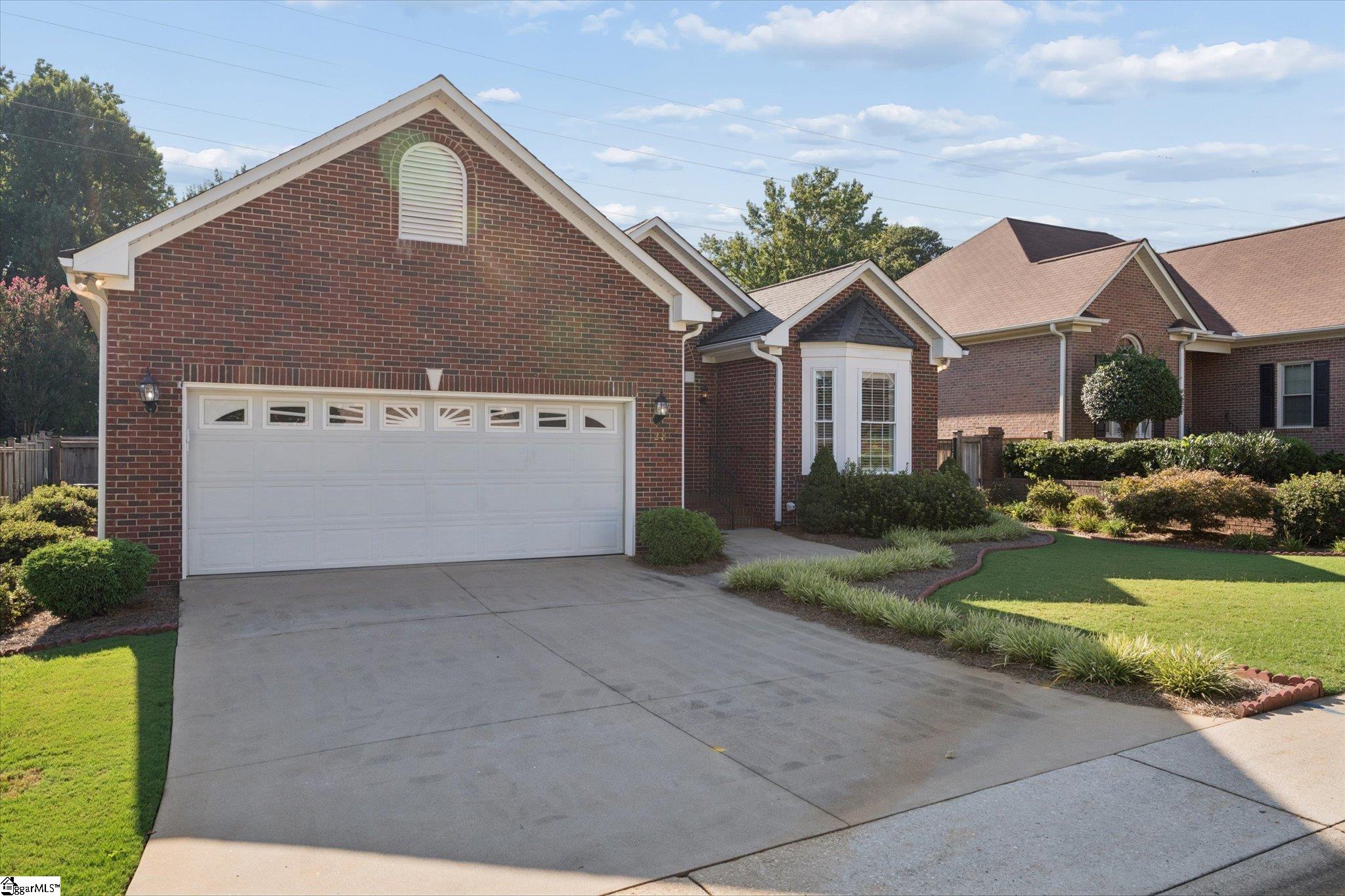 128 Windstone Drive Property Photo 3