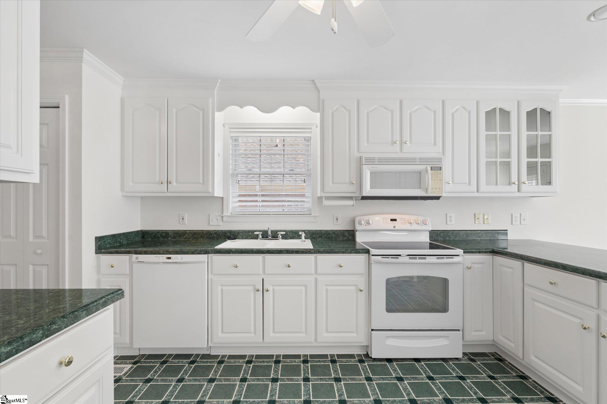 128 Windstone Drive Property Photo 12