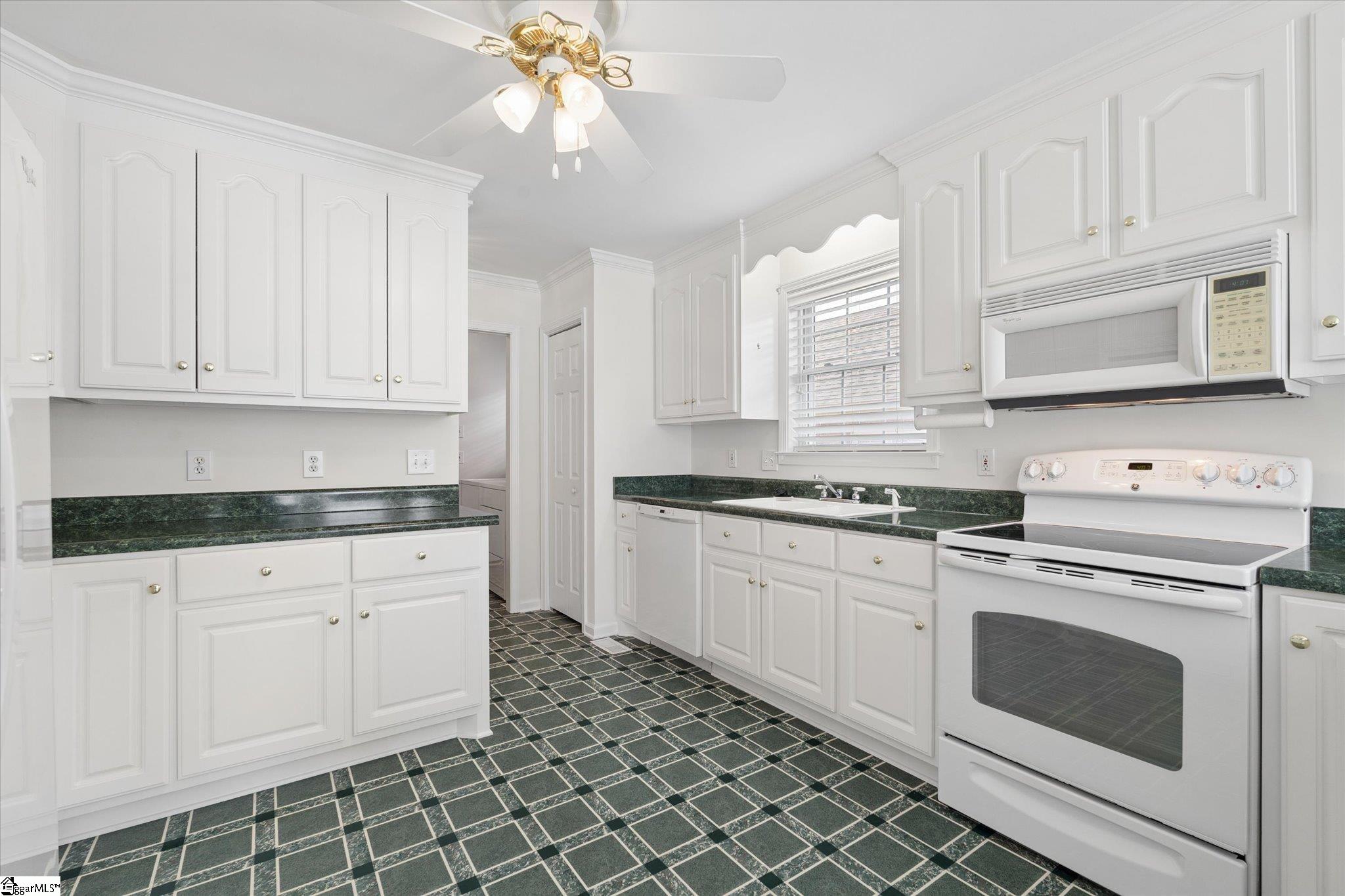 128 Windstone Drive Property Photo 13
