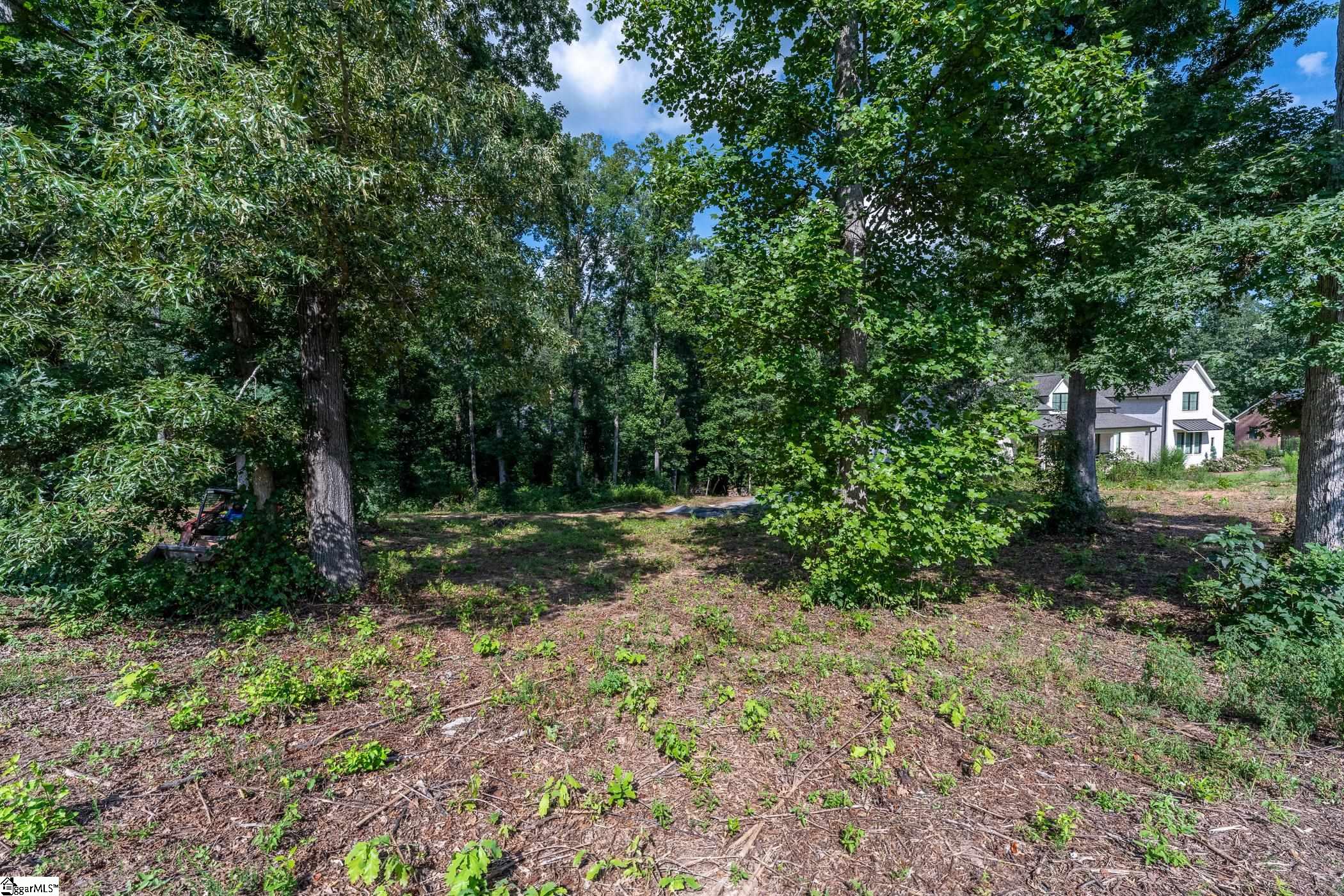 645 Breckenwood Drive Property Photo 9
