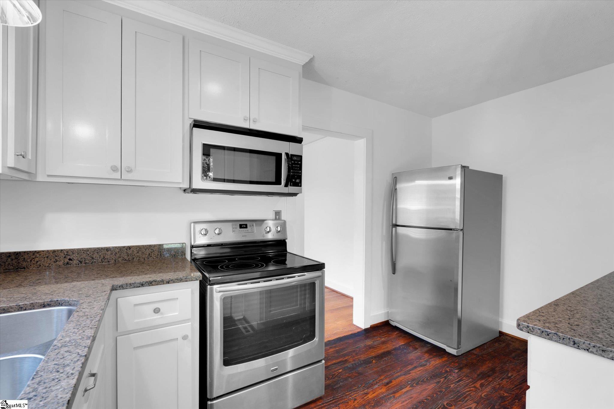 108 Paris View Drive Property Photo 3