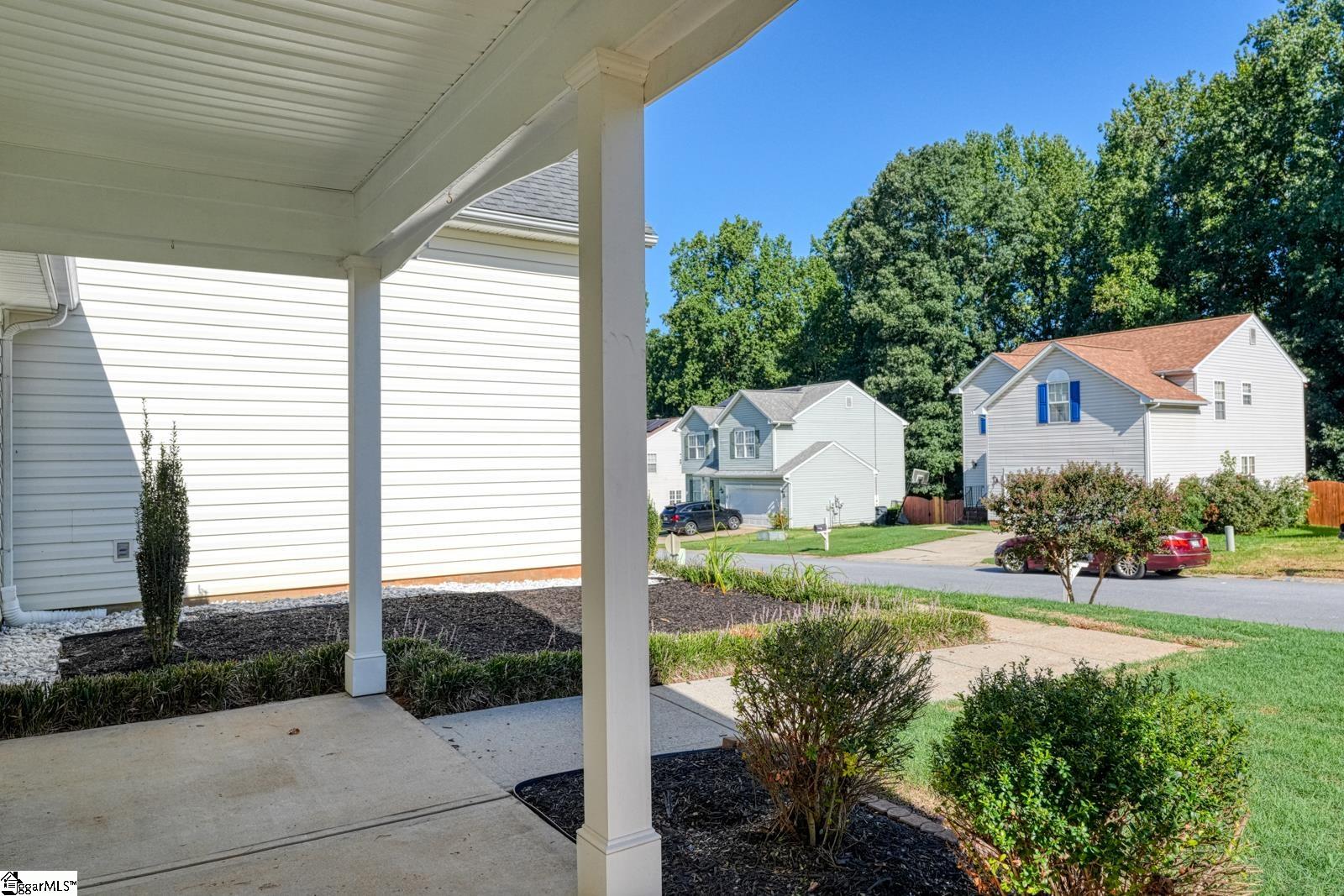 713 Bent Hollow Court Property Photo 2
