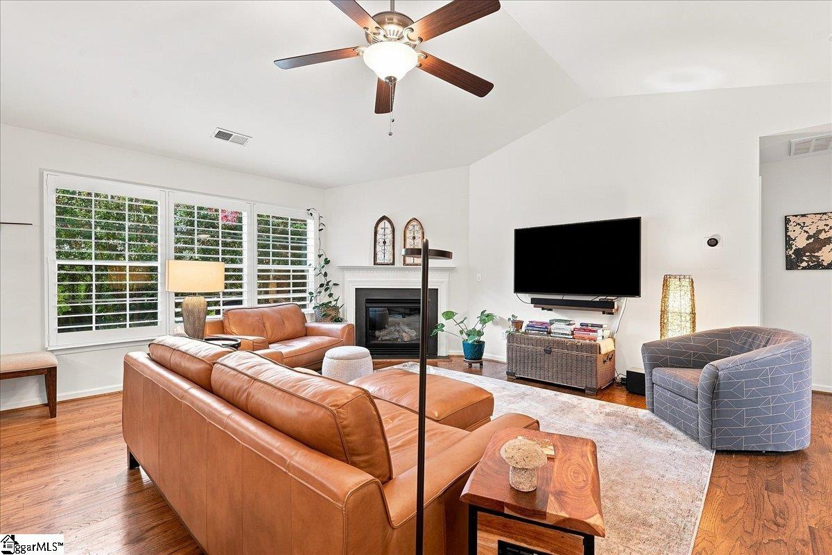 21 Affirmed Court Property Photo 6
