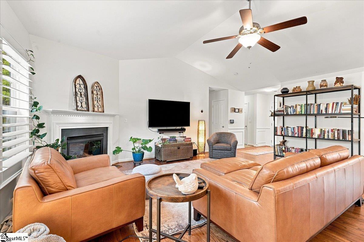 21 Affirmed Court Property Photo 7