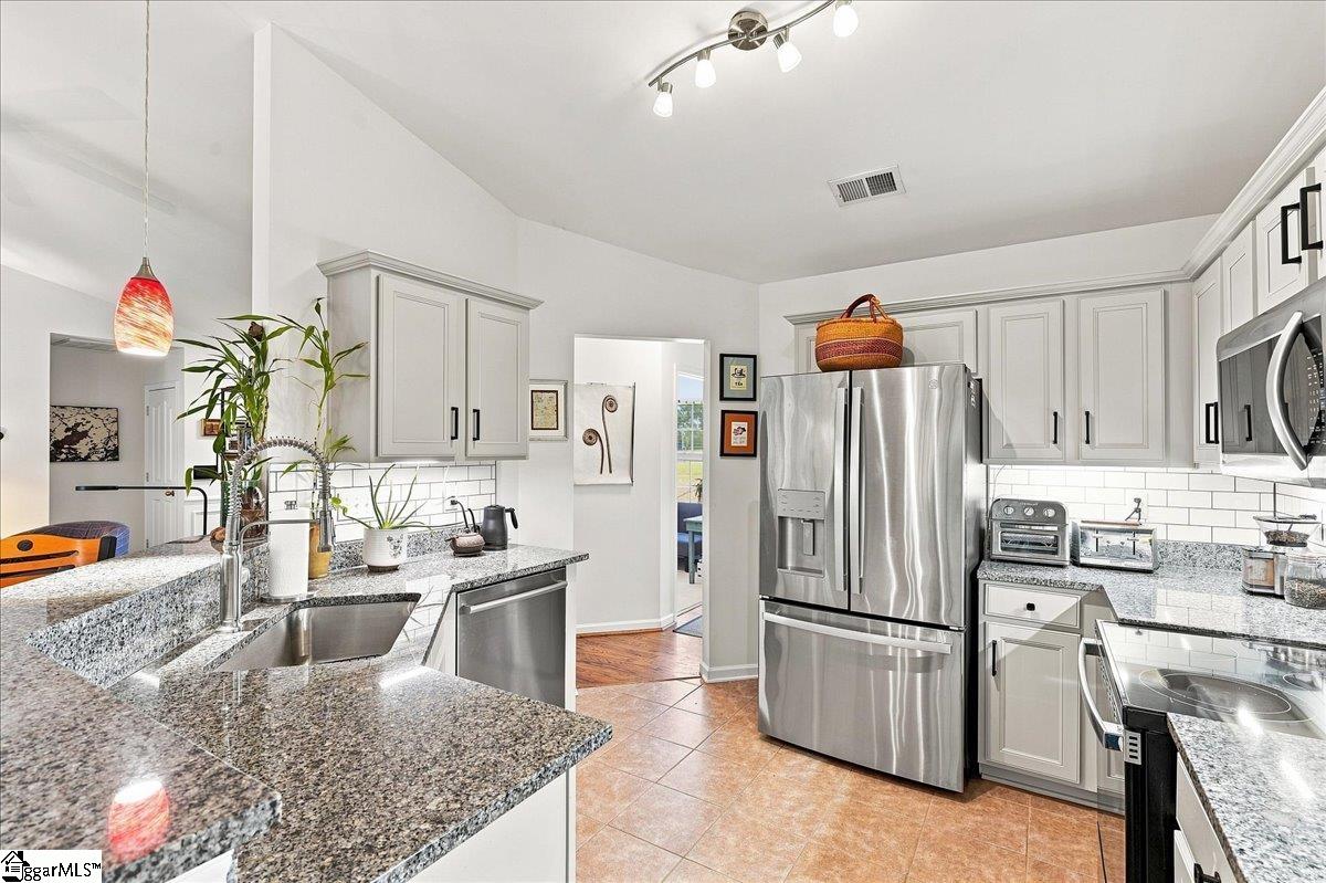 21 Affirmed Court Property Photo 10