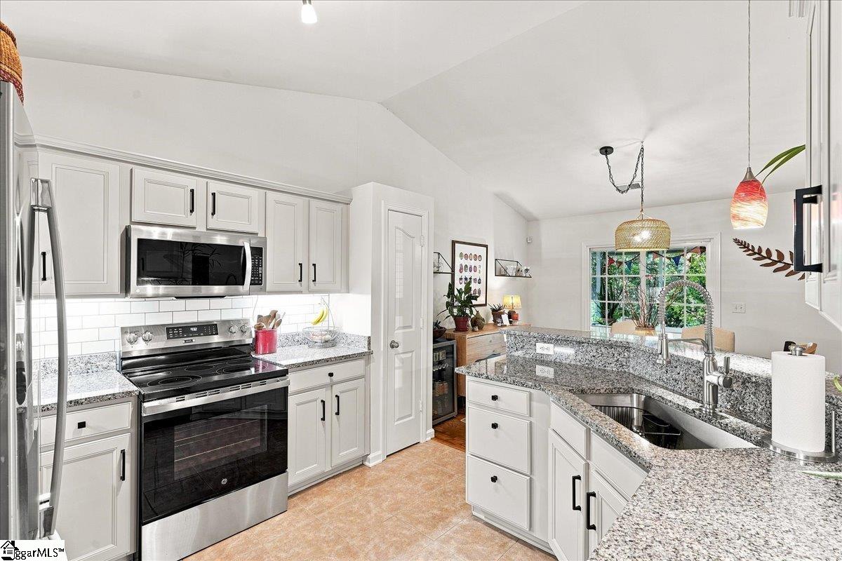 21 Affirmed Court Property Photo 11