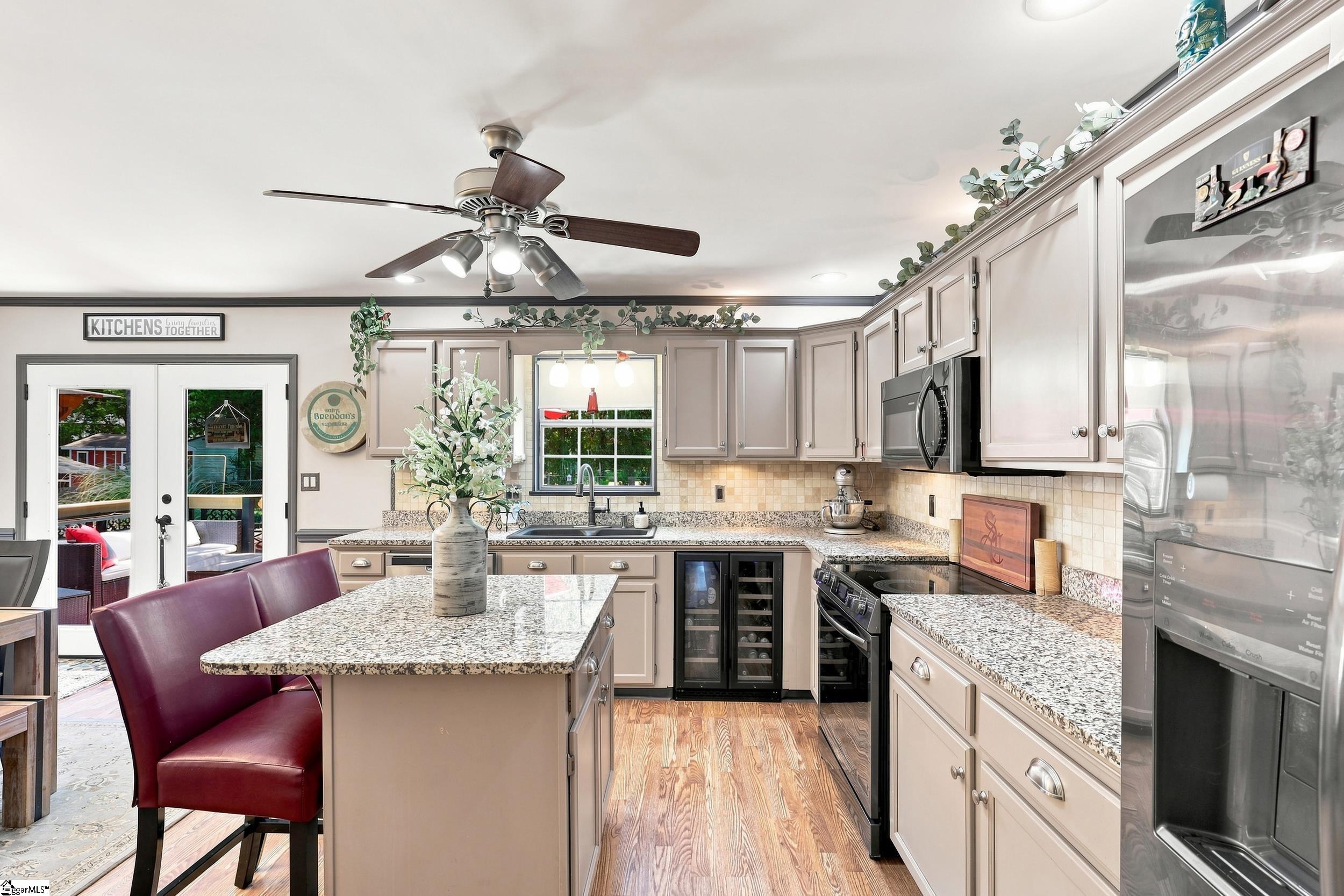 1009 Willow Run Road Property Photo 15