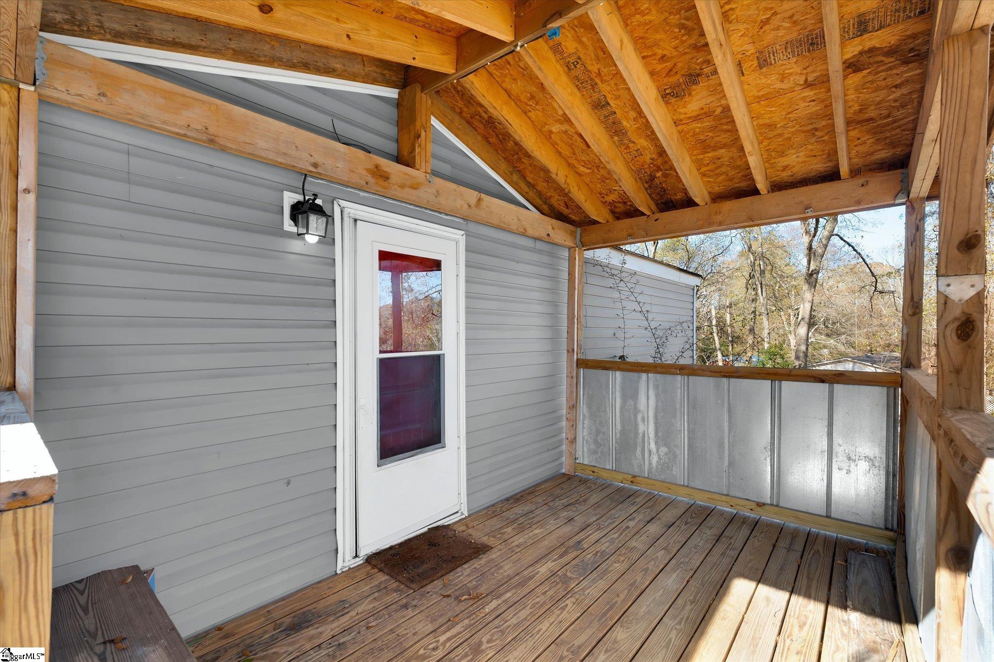 210 Elaine Drive Property Photo 2