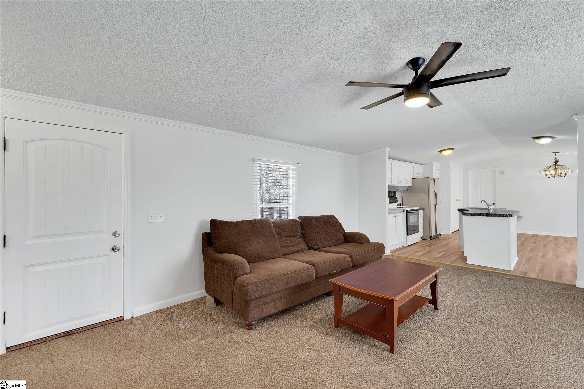 210 Elaine Drive Property Photo 8