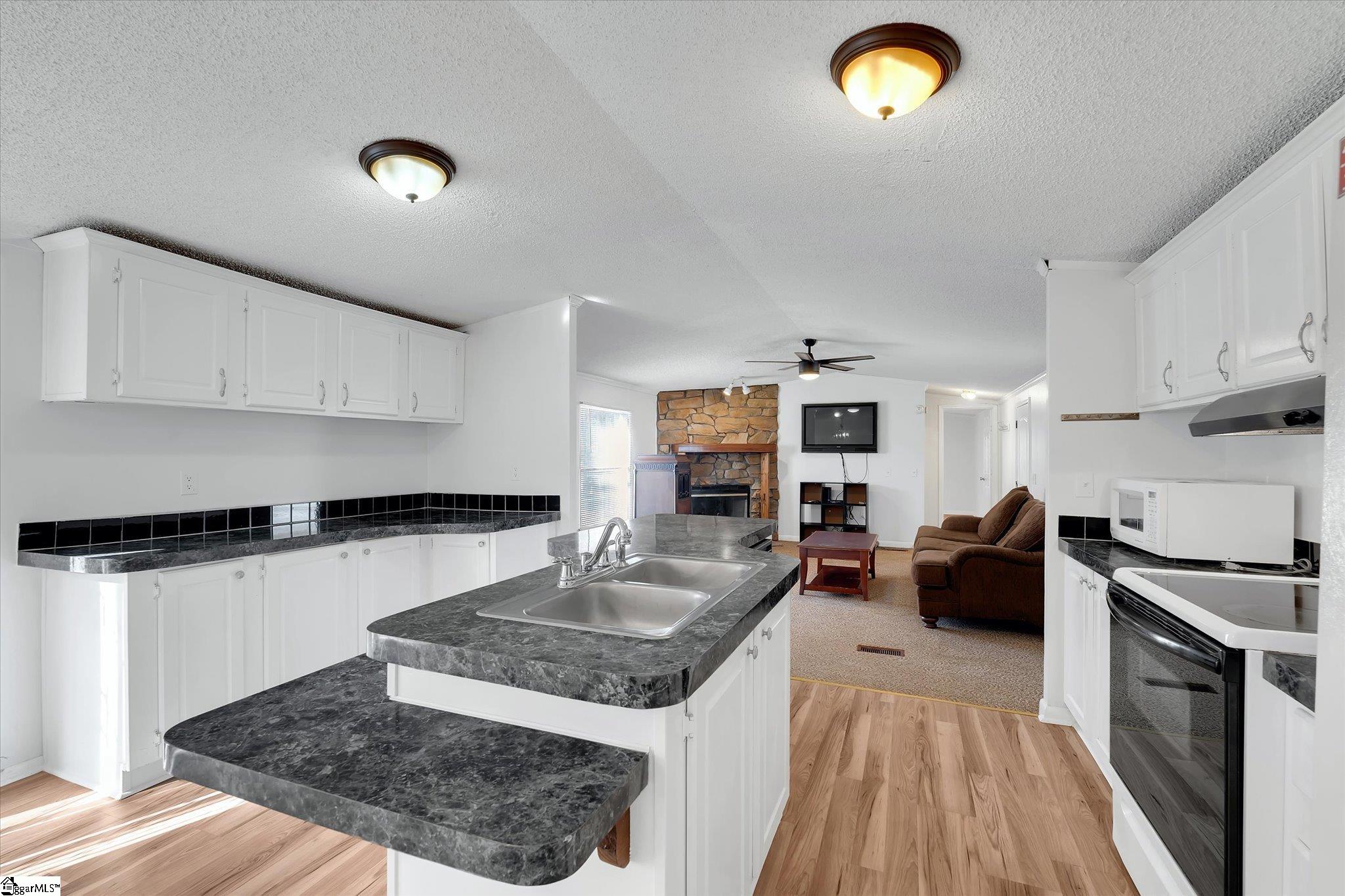 210 Elaine Drive Property Photo 12