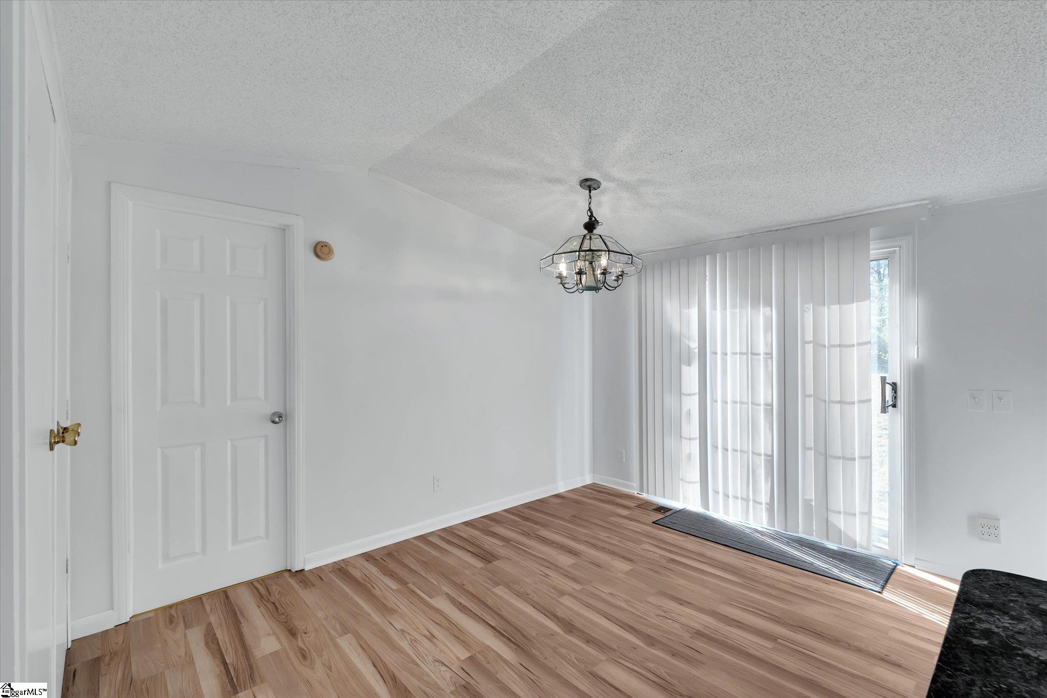 210 Elaine Drive Property Photo 14
