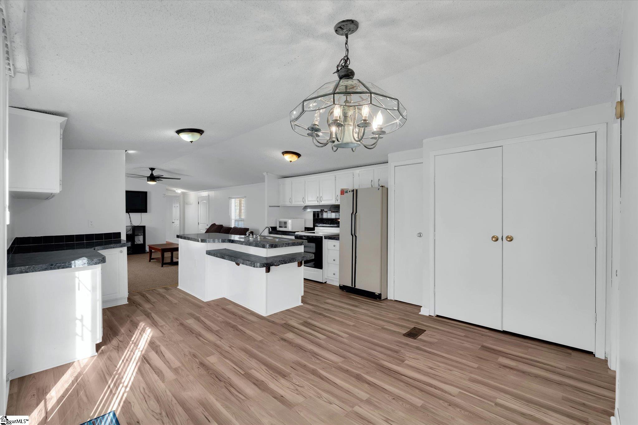 210 Elaine Drive Property Photo 15