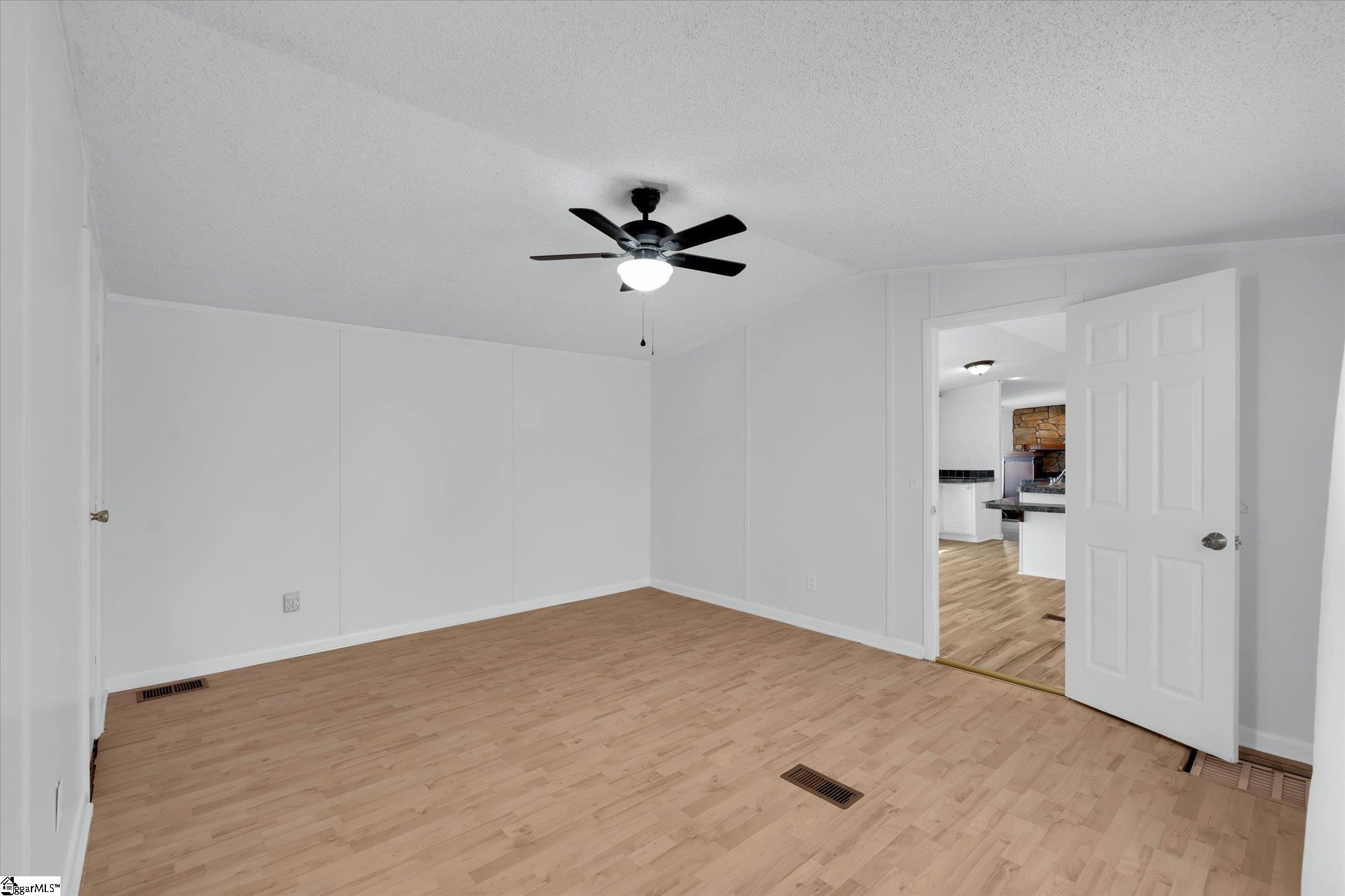 210 Elaine Drive Property Photo 17