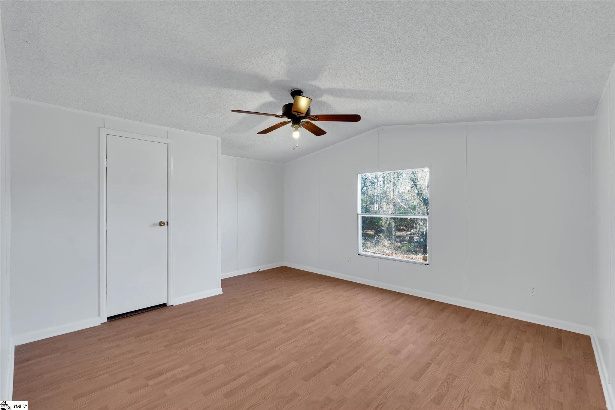 210 Elaine Drive Property Photo 20
