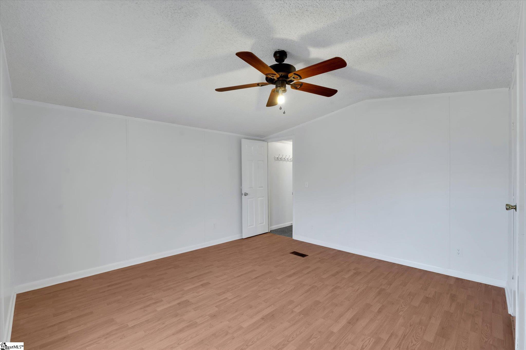210 Elaine Drive Property Photo 21
