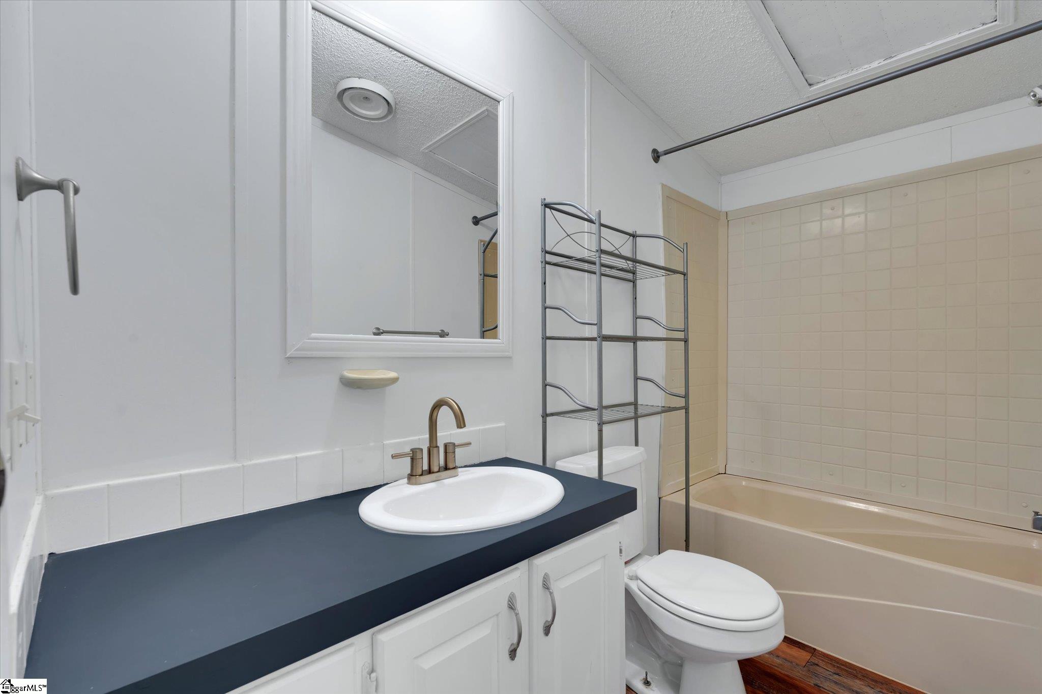 210 Elaine Drive Property Photo 22