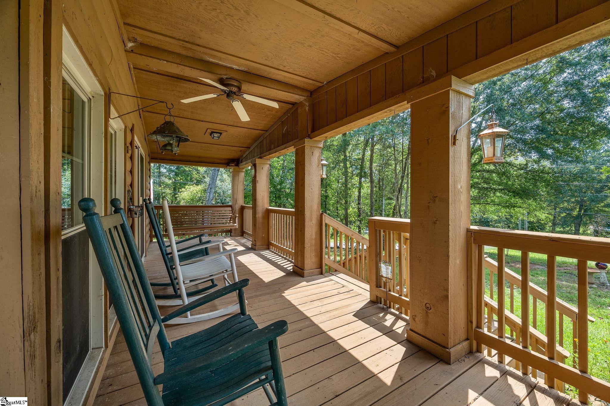 995 Foster Road Property Photo 3