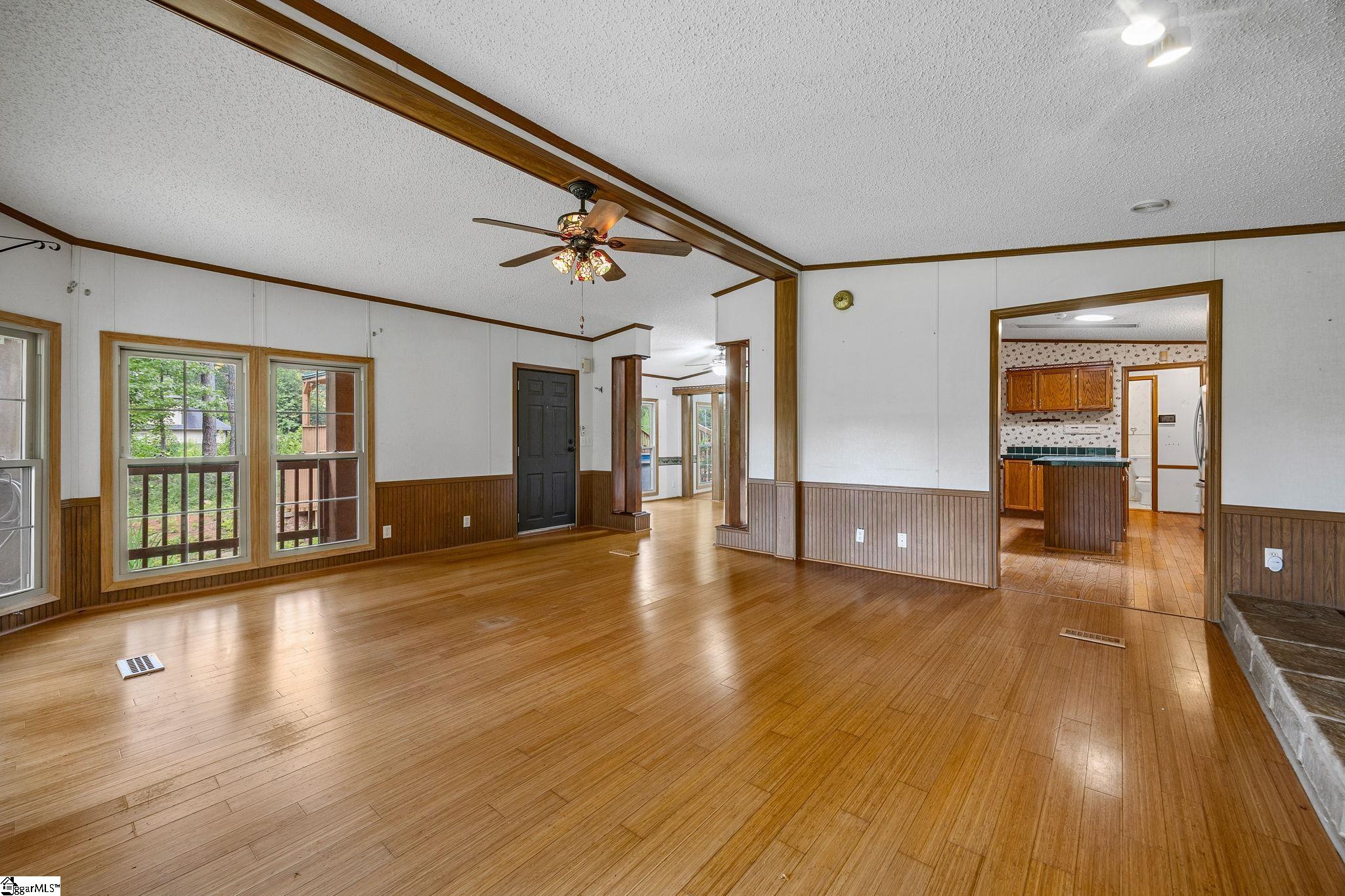 995 Foster Road Property Photo 18