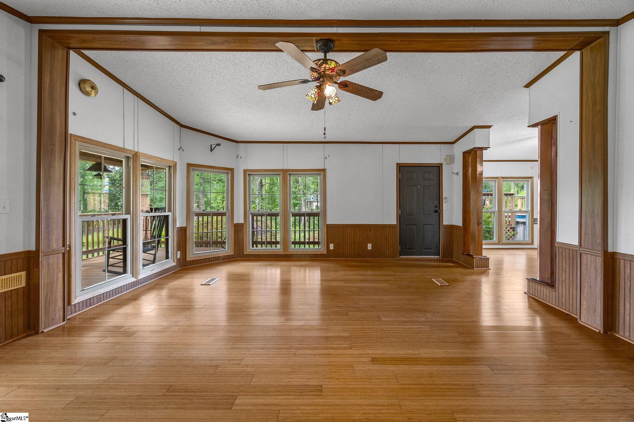 995 Foster Road Property Photo 19