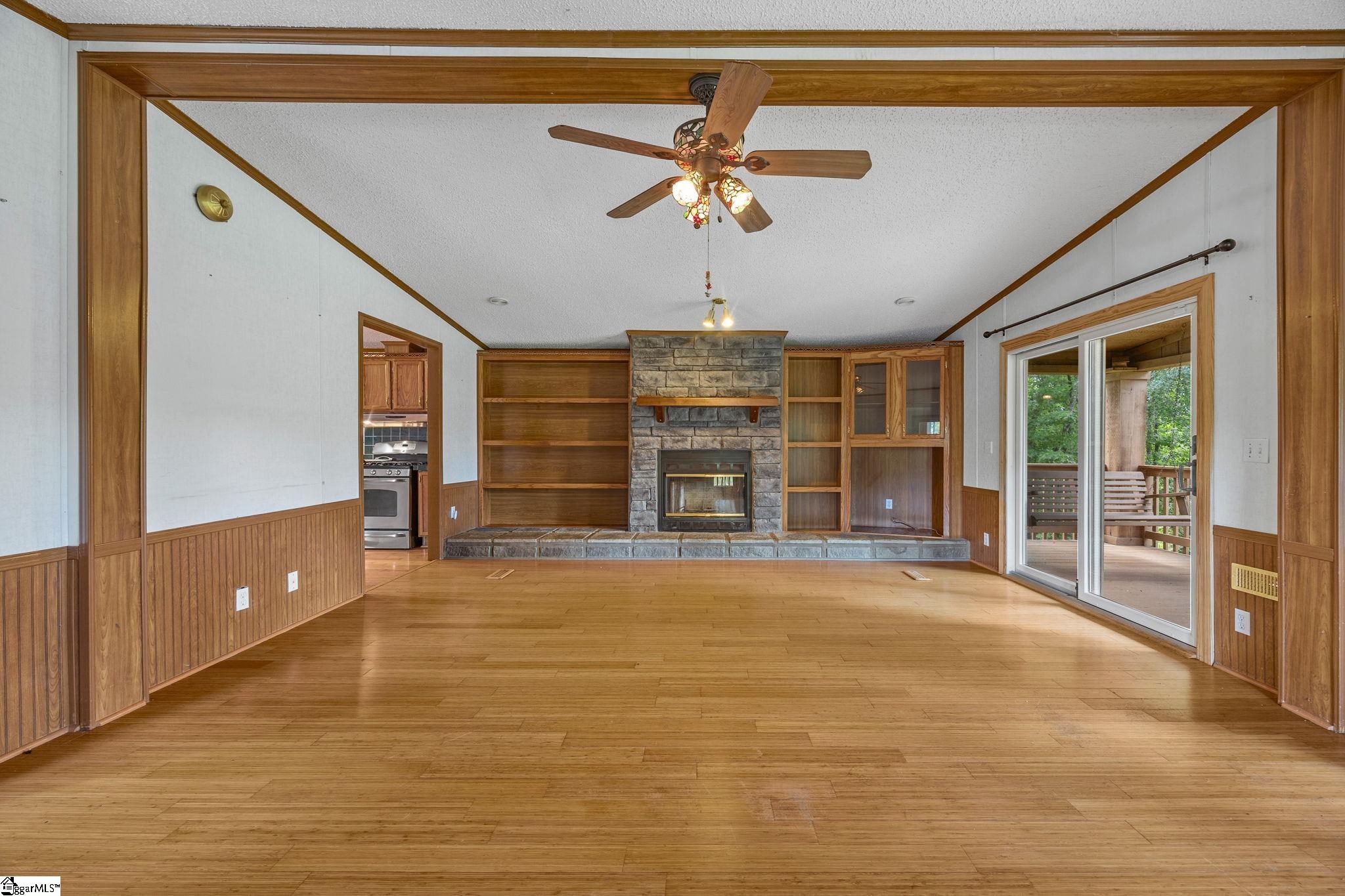 995 Foster Road Property Photo 20