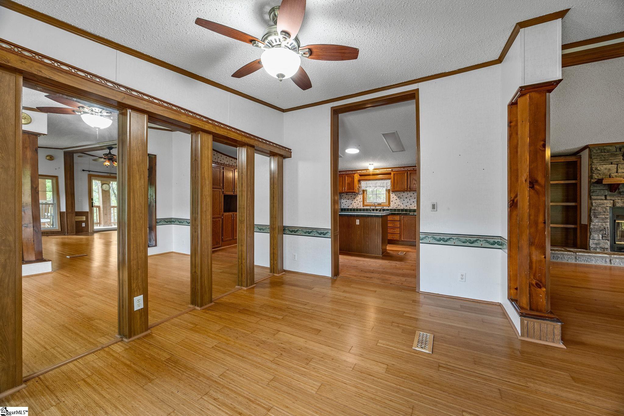995 Foster Road Property Photo 24