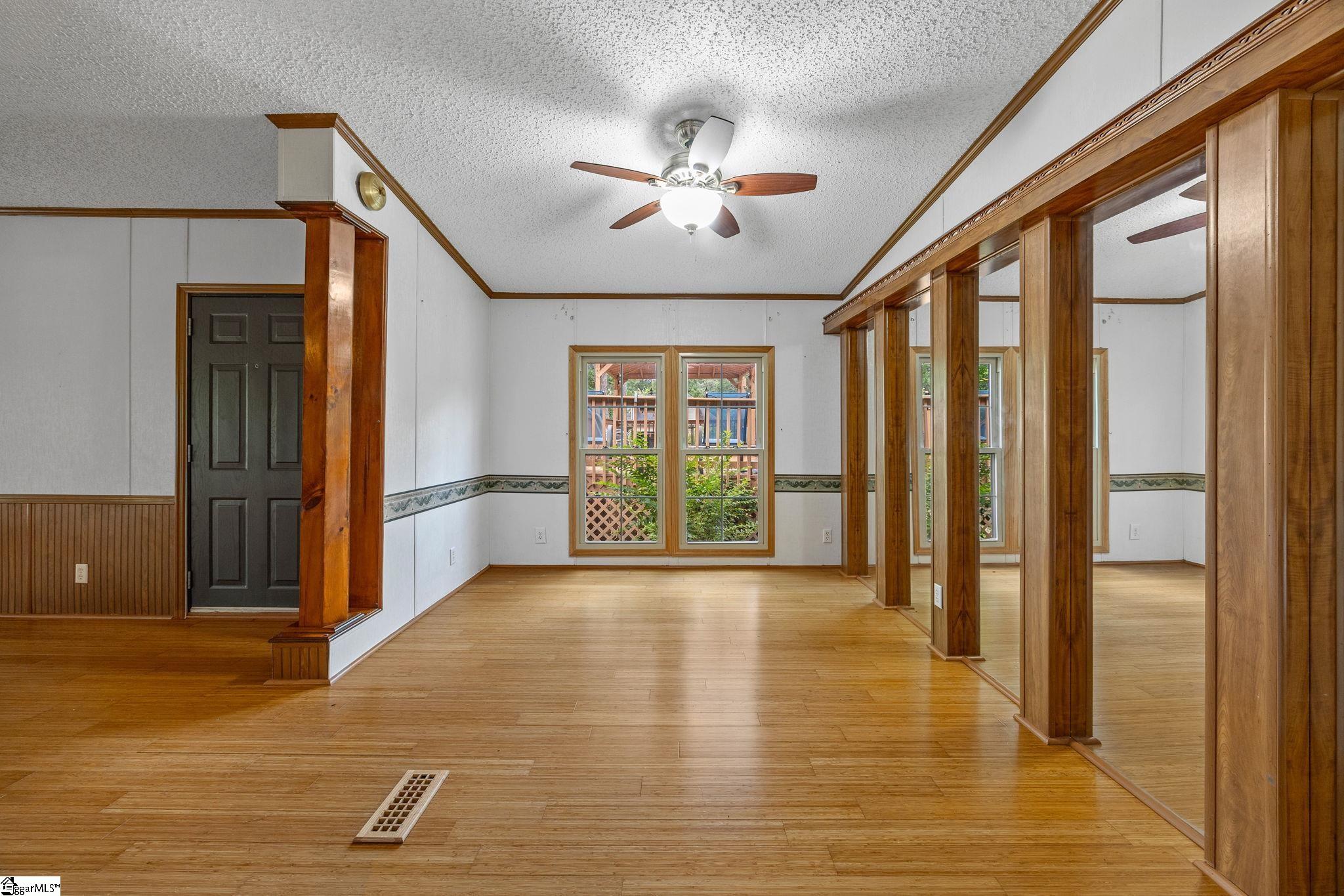 995 Foster Road Property Photo 25